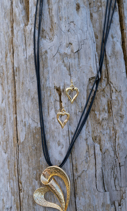 Golden Heart Necklace Set , Gold, original