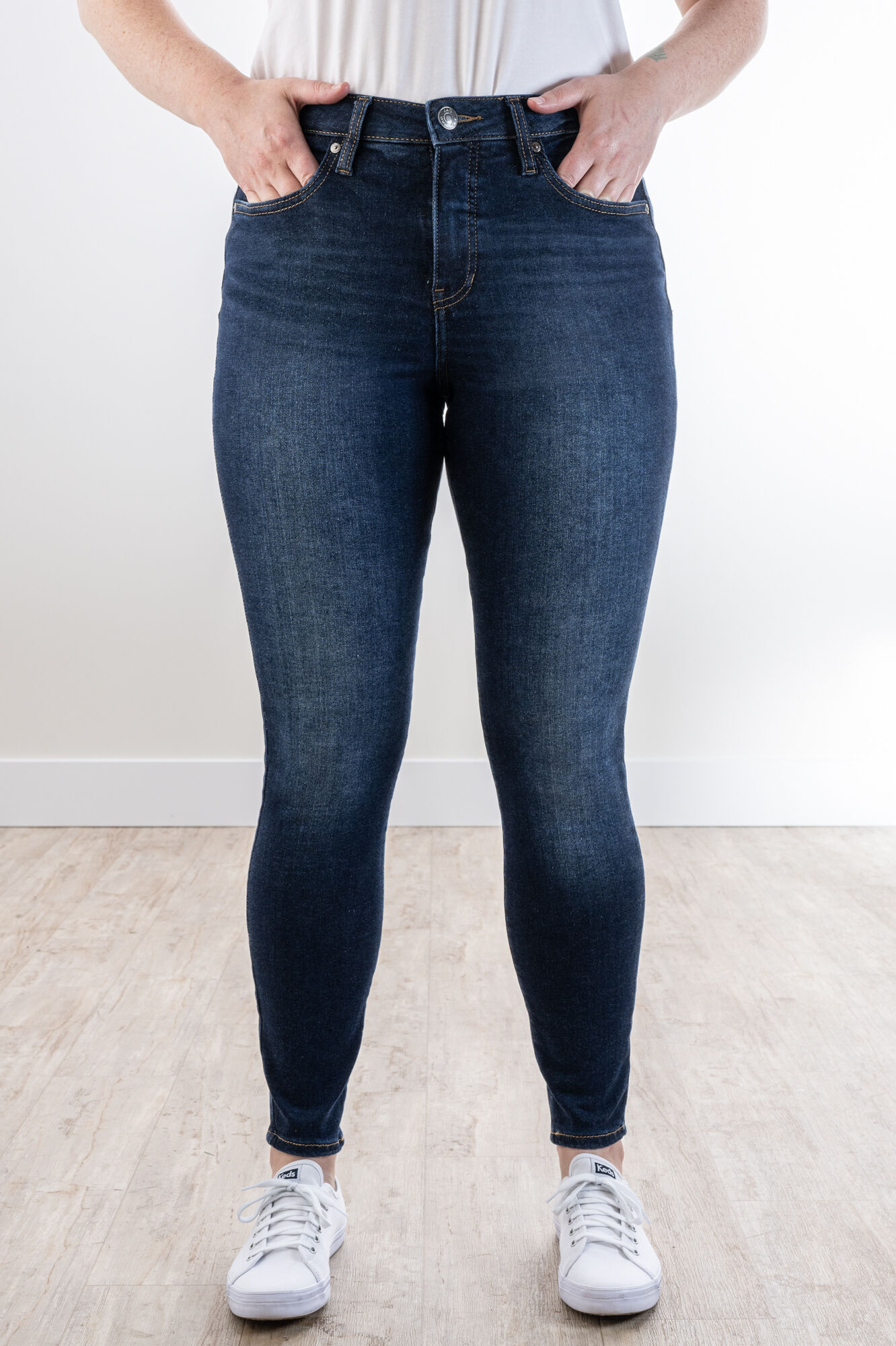 Super-Stretch High-Rise Jag Jeans Image 1
