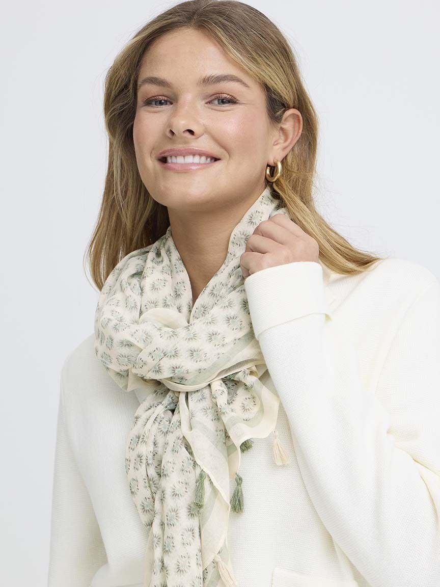 Lightweight Scarf With Tassels