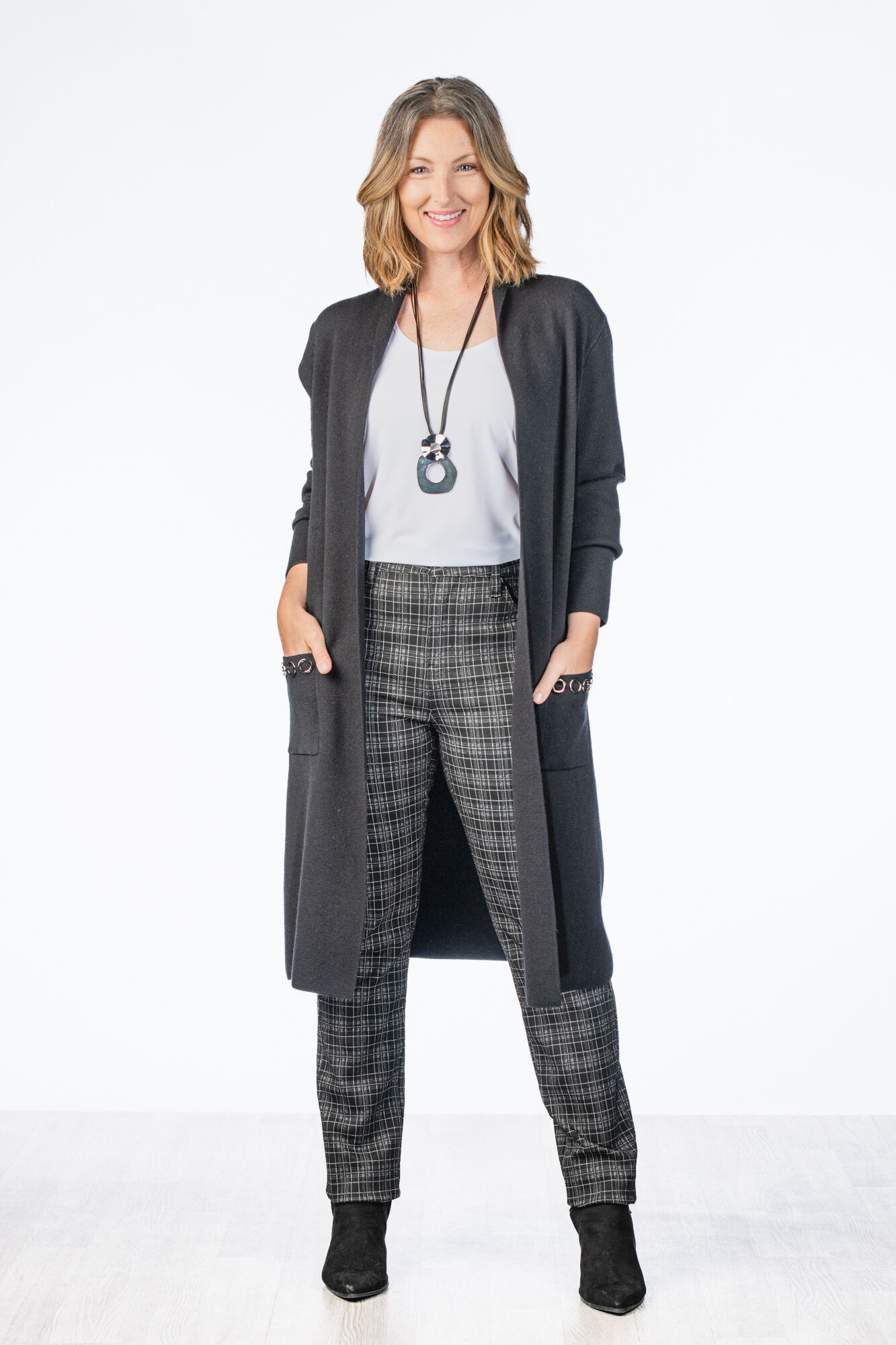 Maxi Grommet Cardigan Image 4