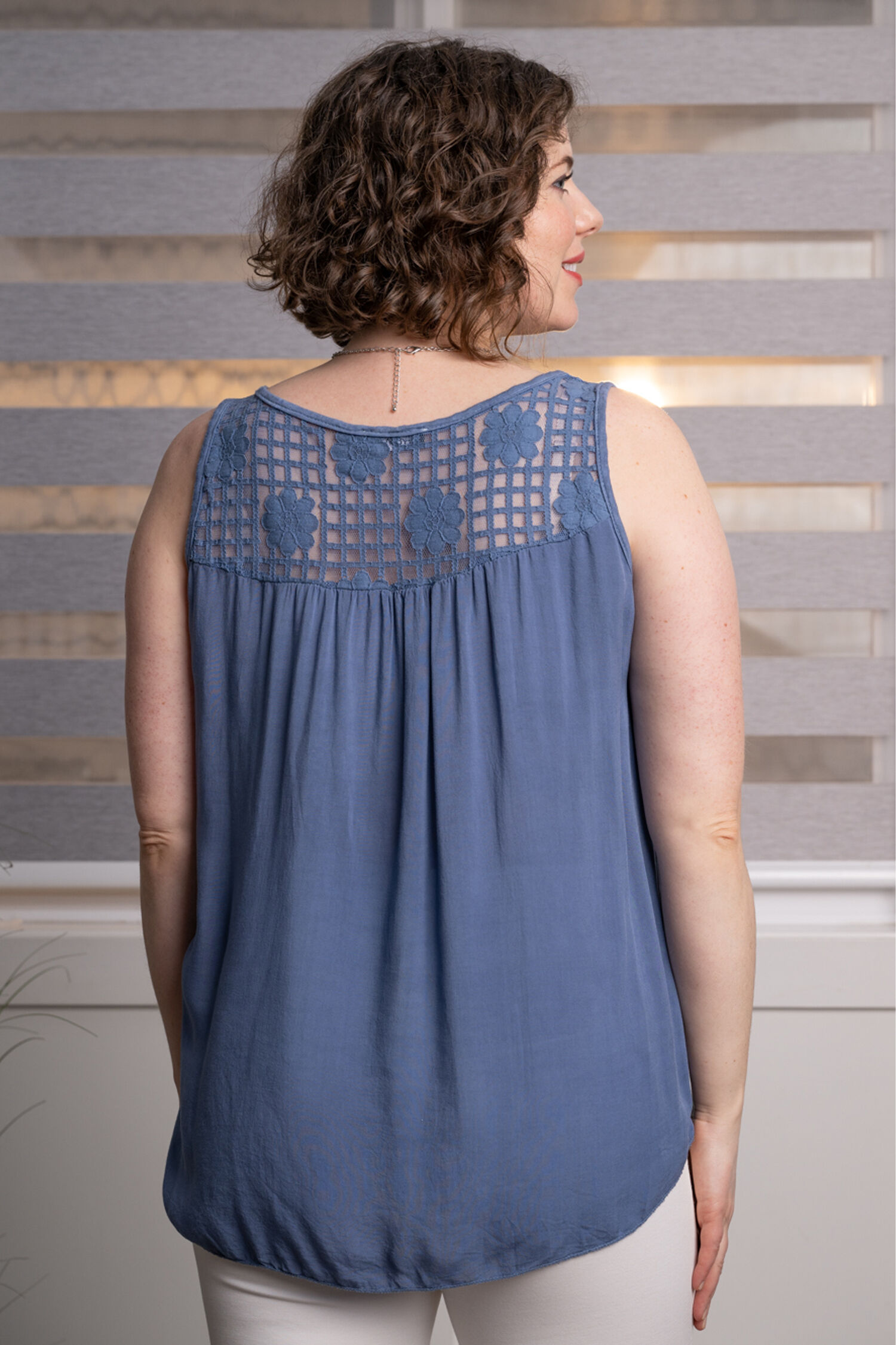 Sleeveless Embroidered Blouse Image 3