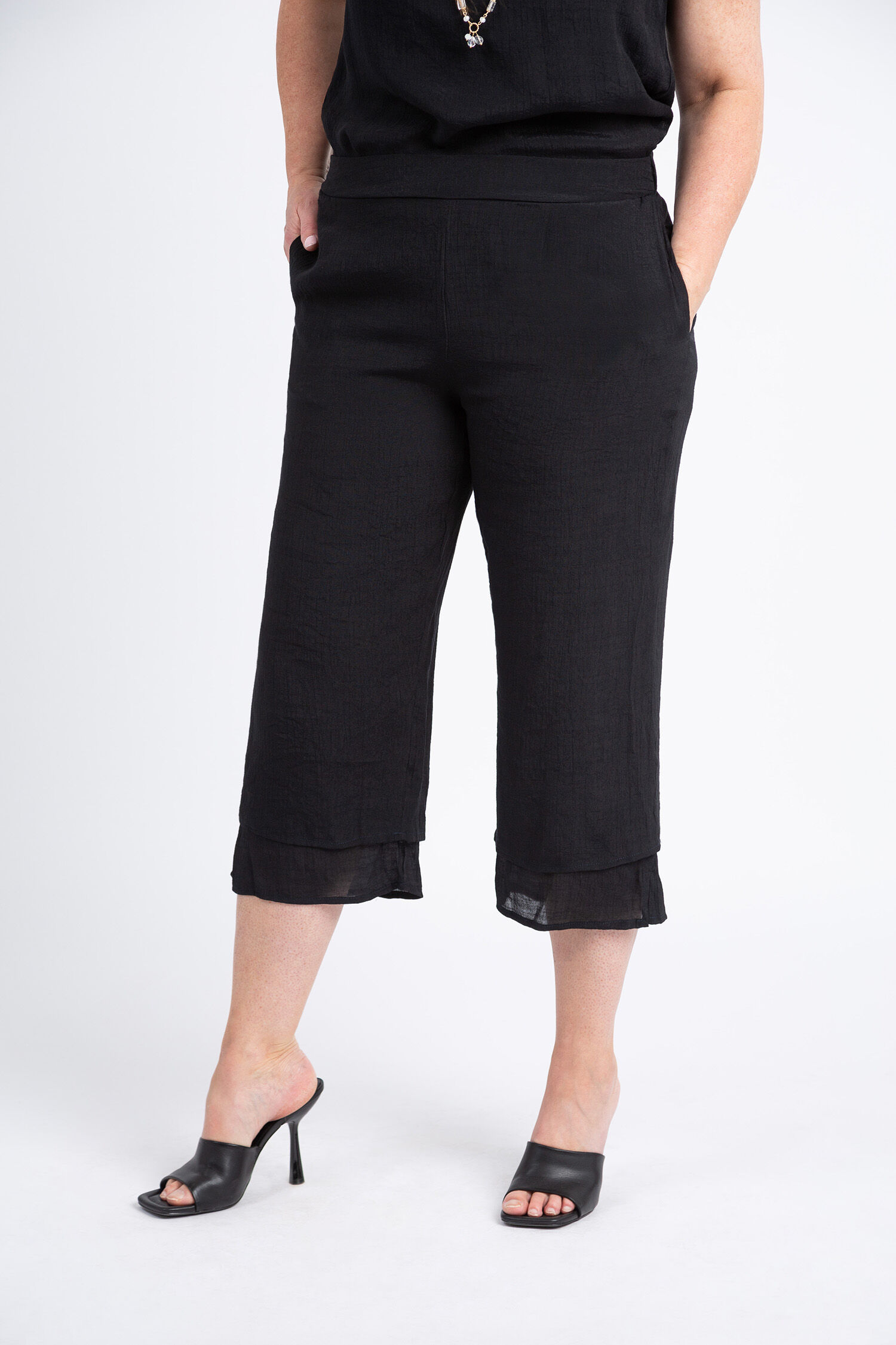 Wide-Leg Cropped Pant Image 3