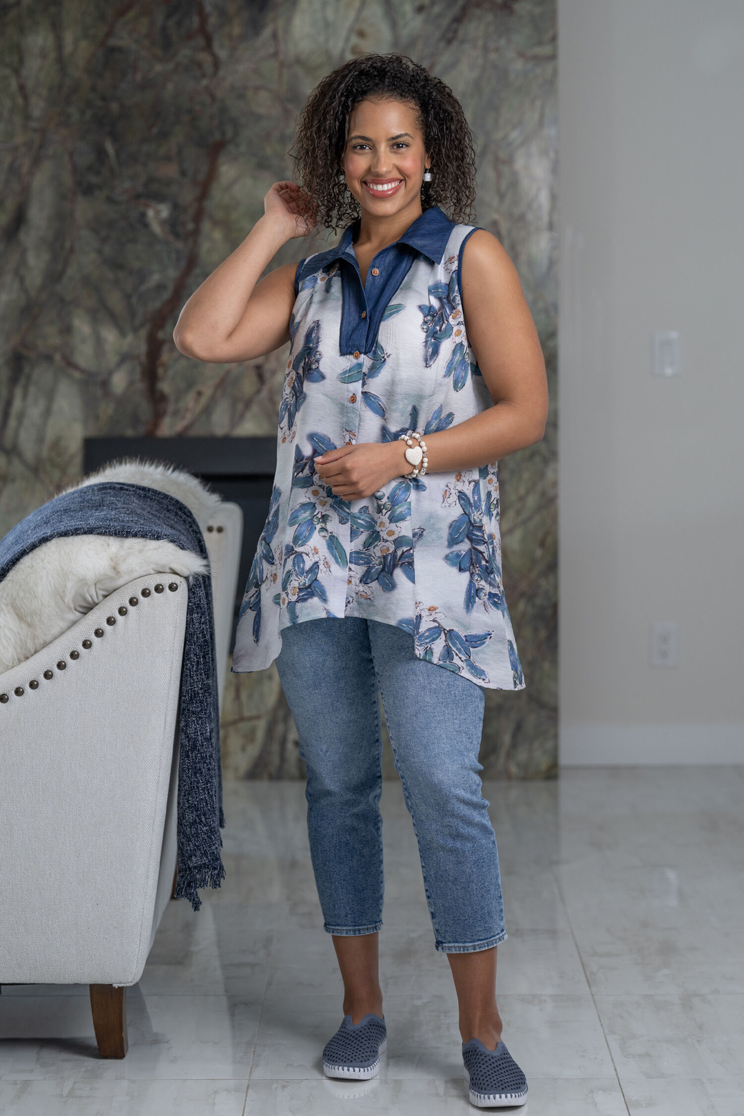 Sleeveless Collared Button-Up Top Image 1