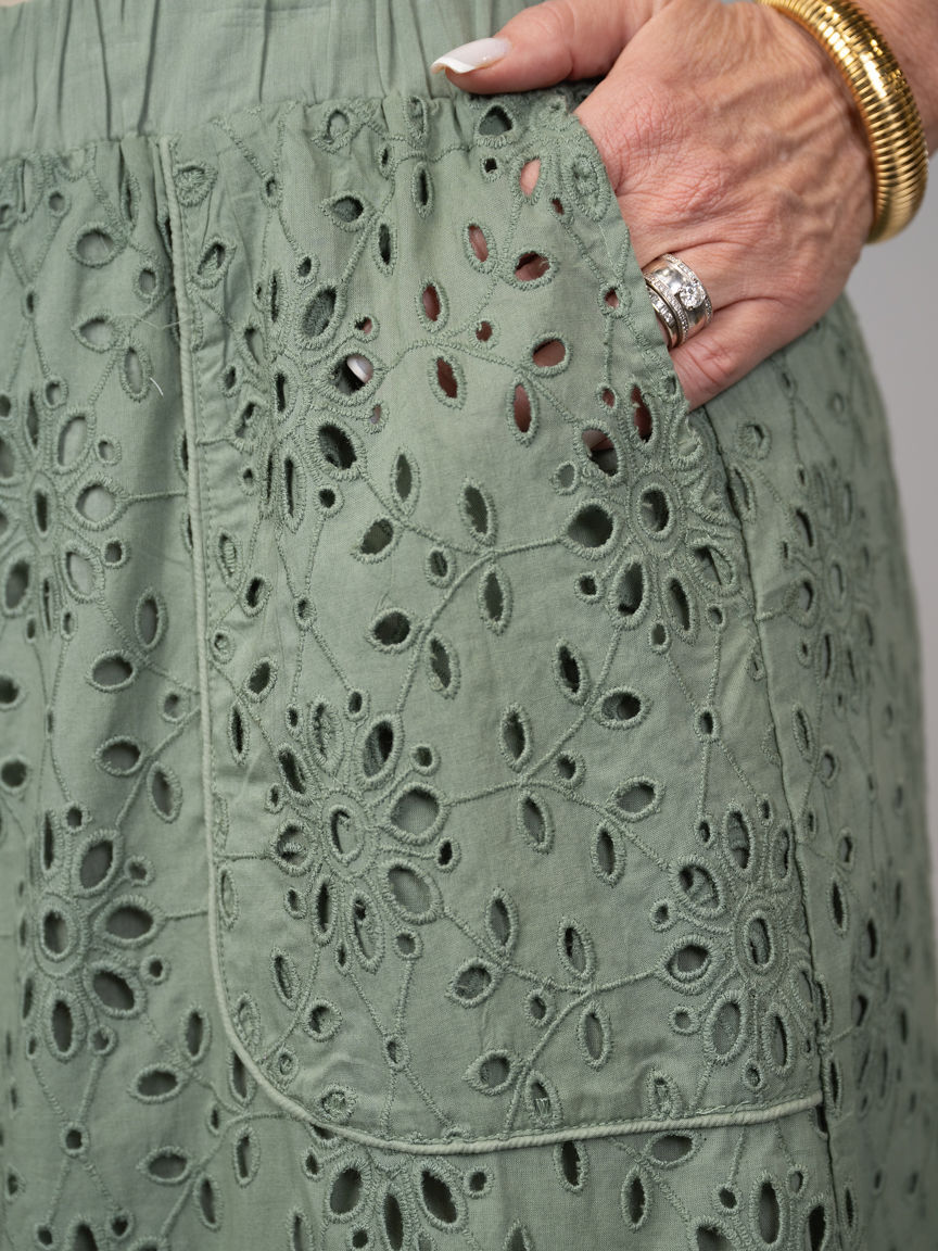 Pull-On Midi Skirt With Floral Eyelet Embroidery