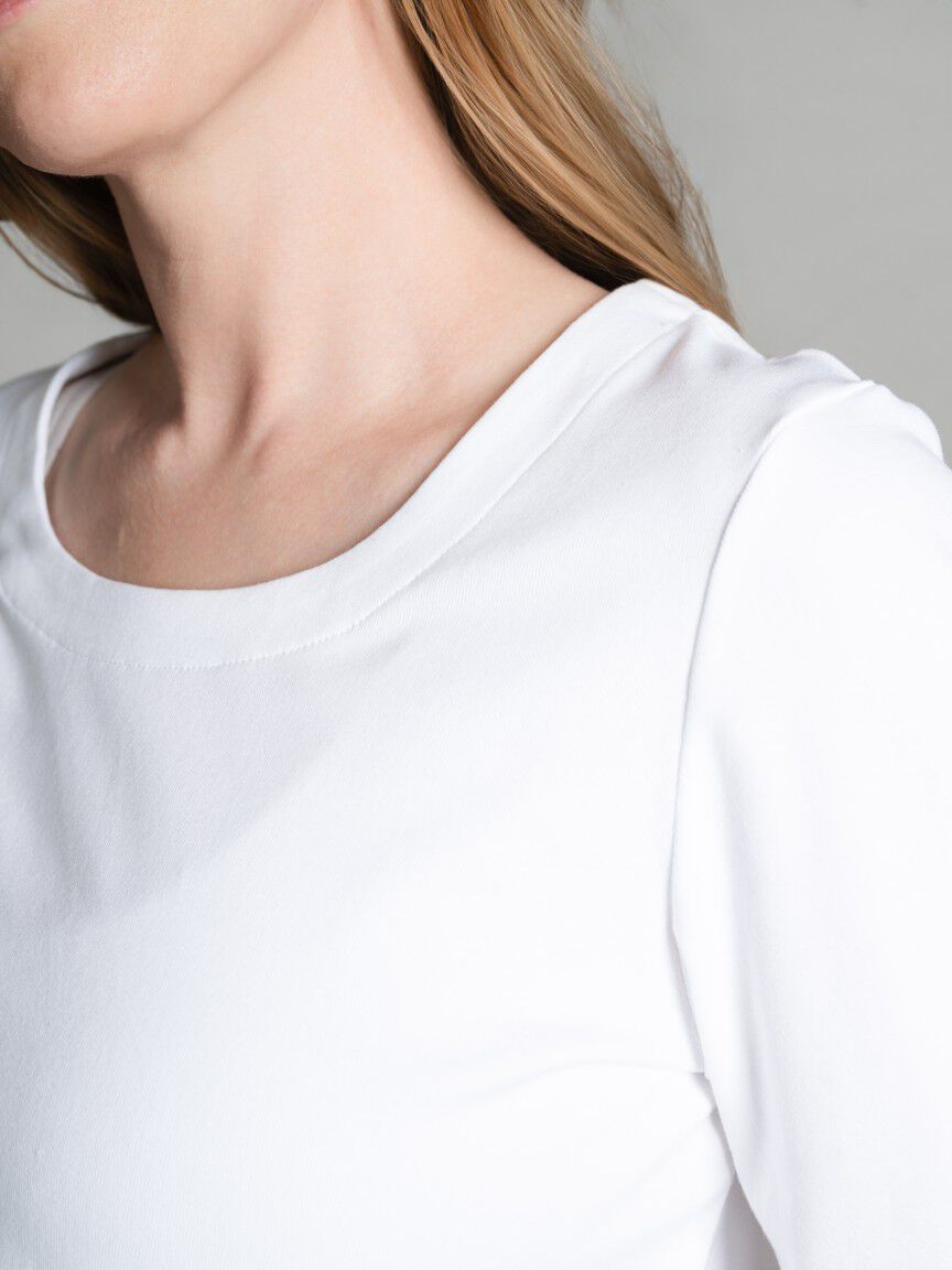 Round Neckline Short Sleeve Top Image 3