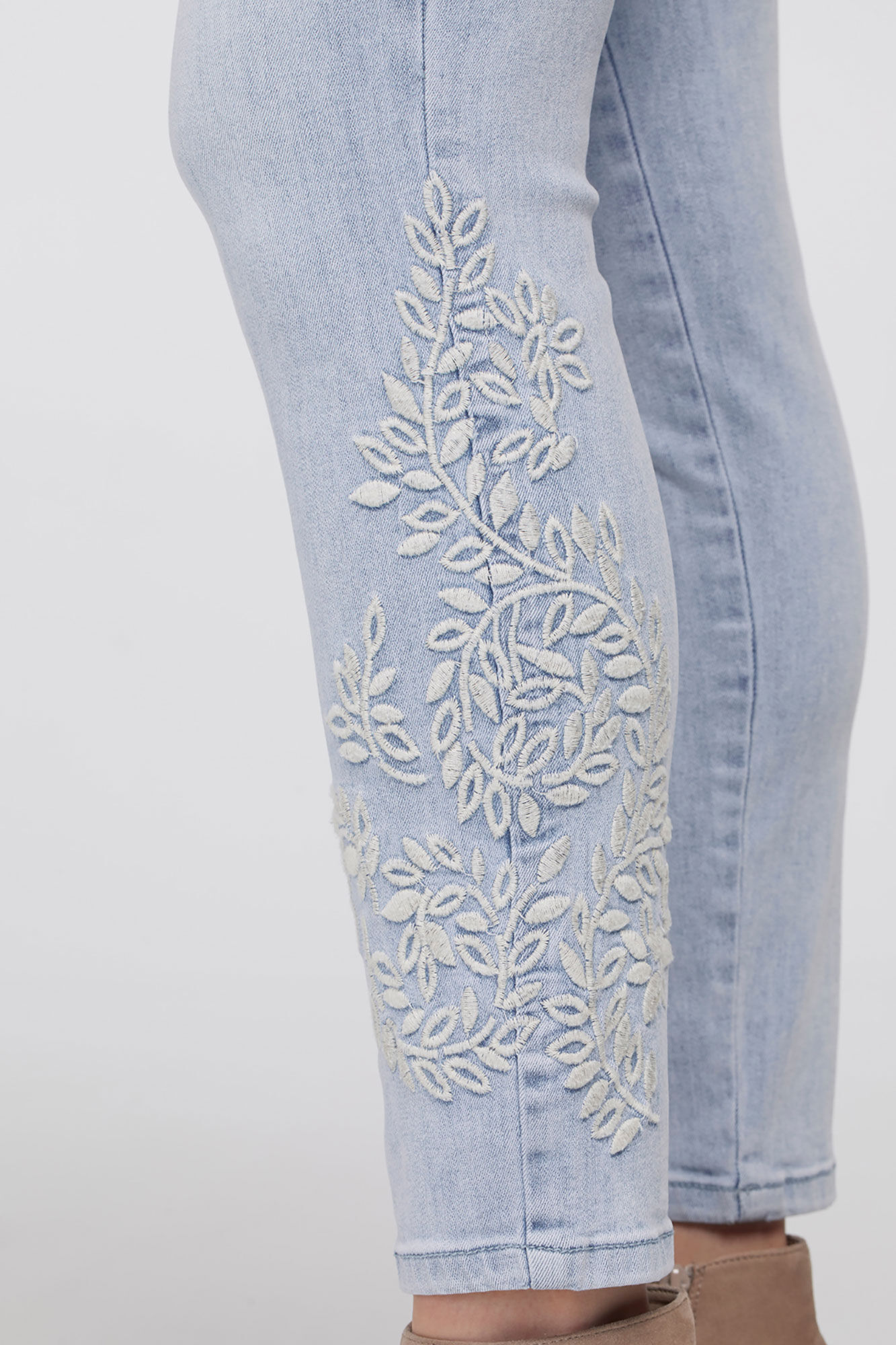 Audrey Ivory-Floral Embroidery Jeggings Image 3