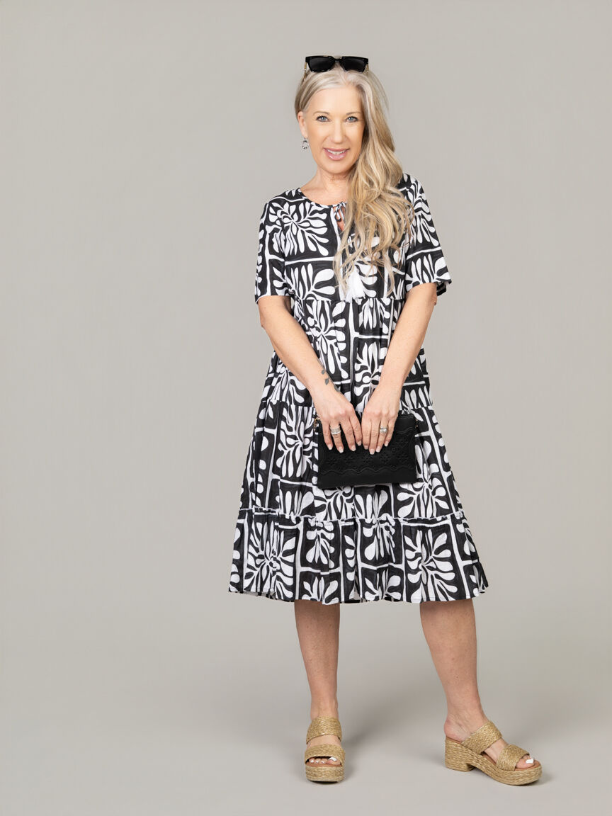Short Sleeve Knee Dress With Neck Tie