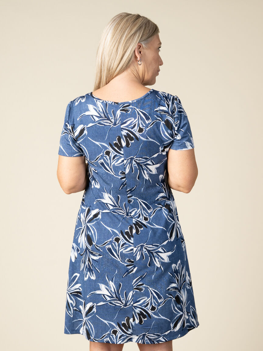 Short sleeve knee length dress with keyhole detail Image 4