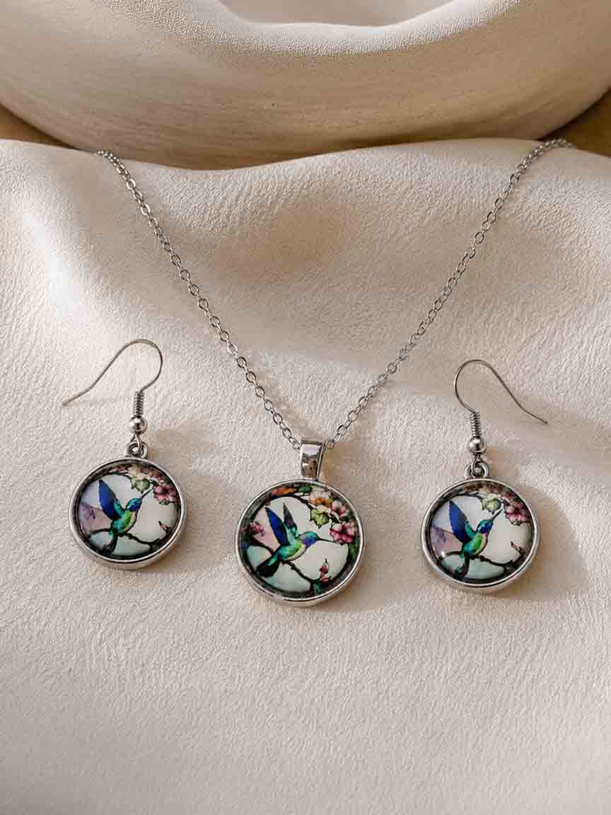 Hummingbird Pendant Necklace Image 4