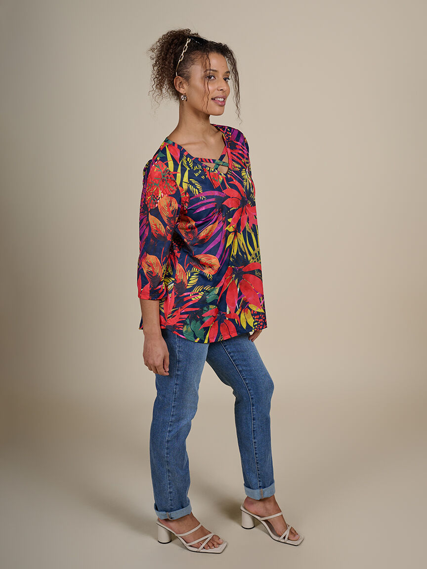 &frac34; Sleeve V Neck Top  Image 3