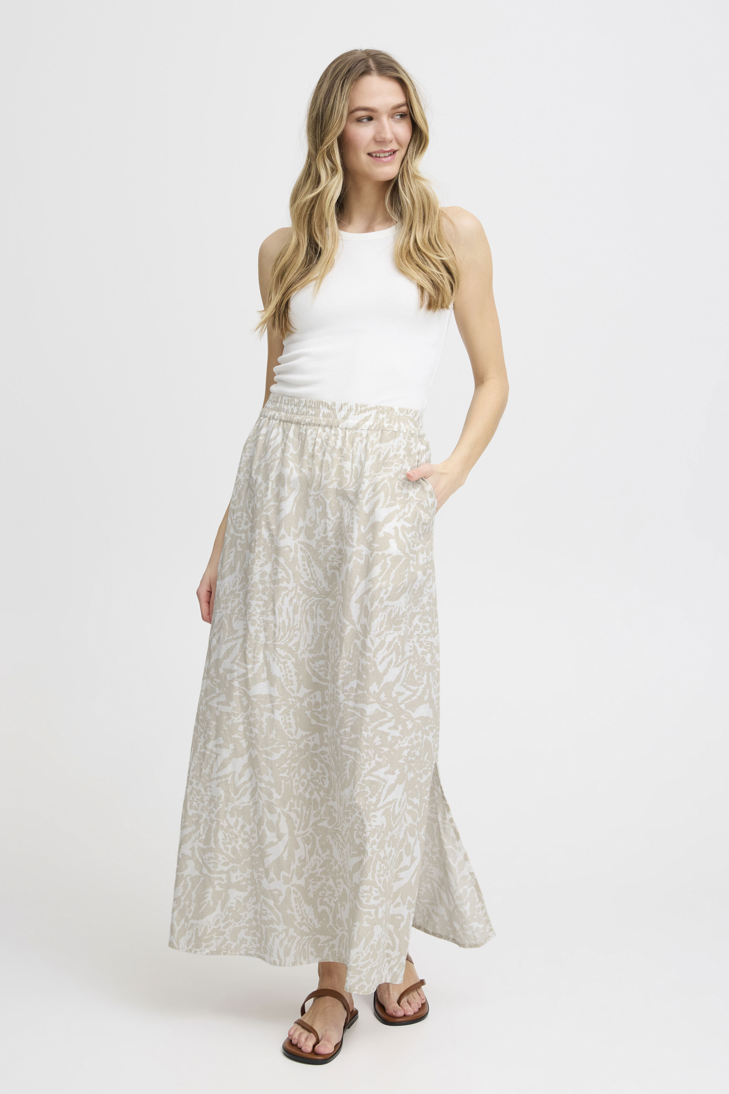 Pull-On Linen Maxi Skirt Image 4