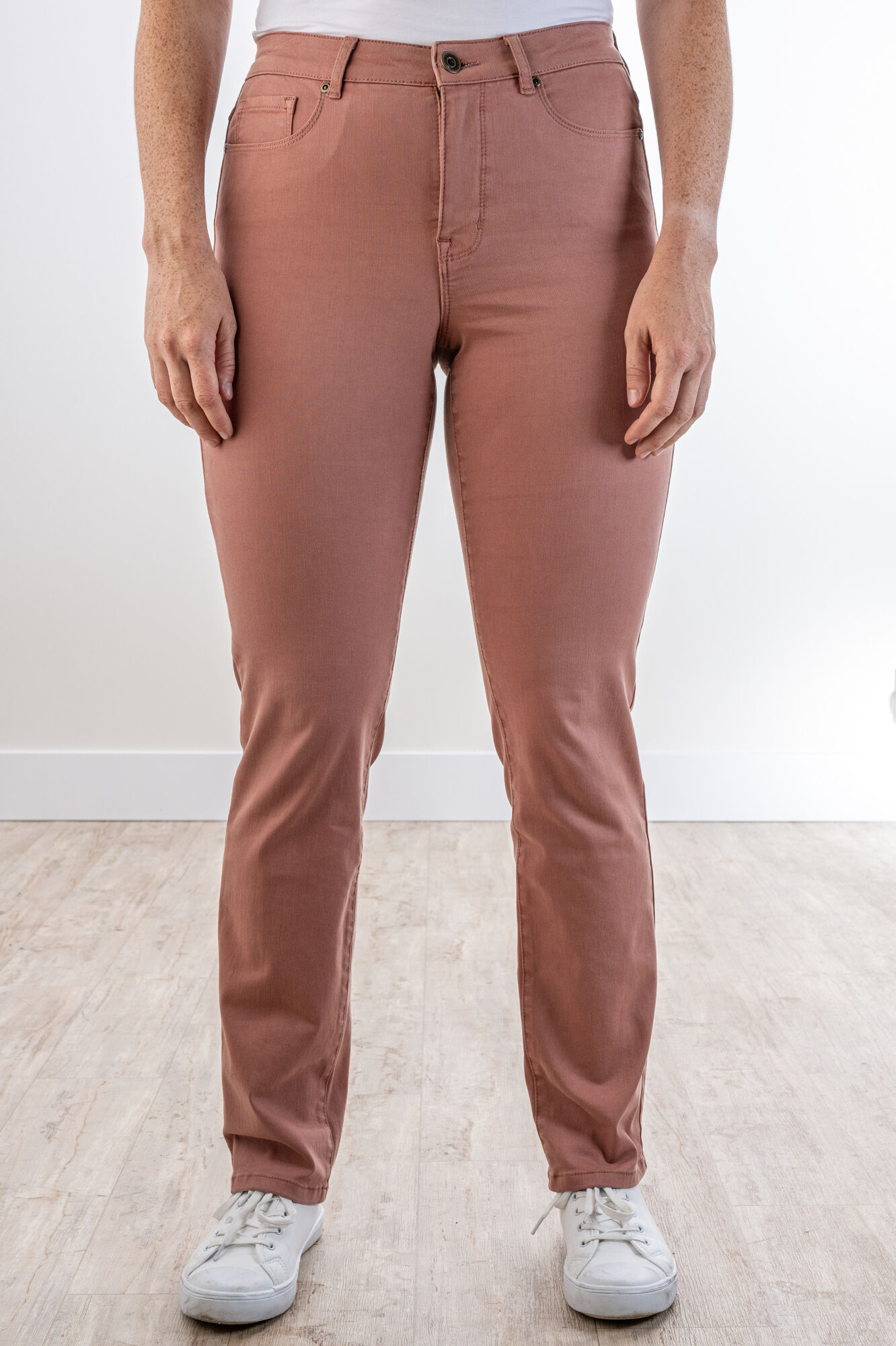 Straight Mid-Rise Jeans Image 1