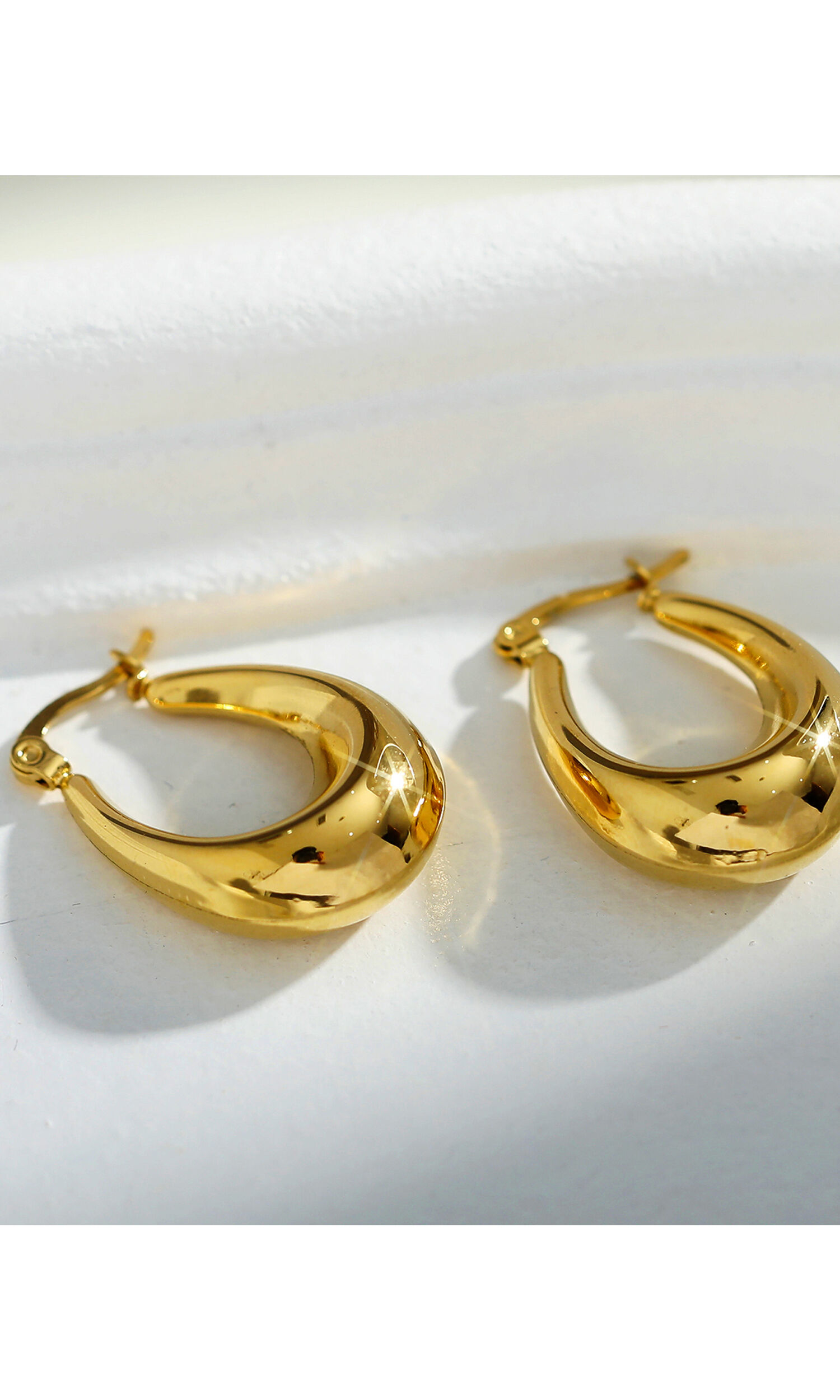 ARINA Chunky Shaped Hoops Image 2