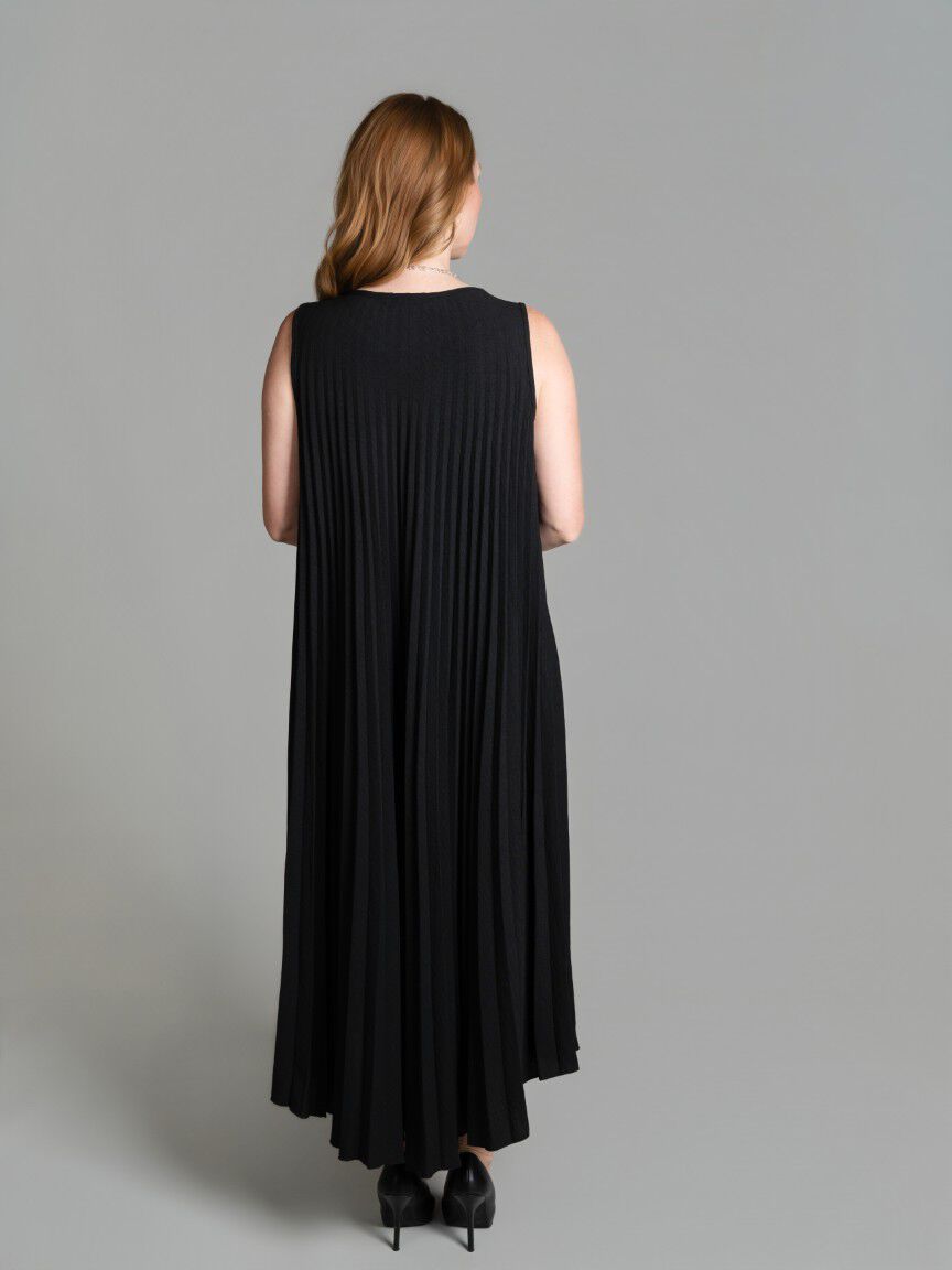 Sleeveless Pleated Maxi Dress