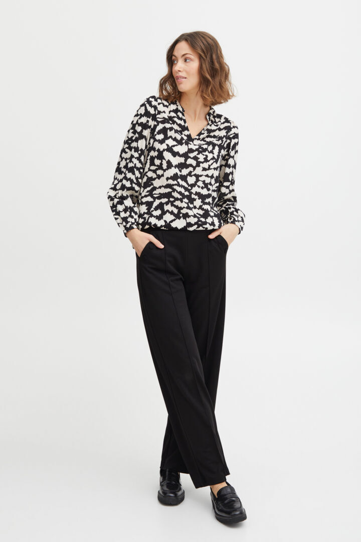 Straight Pocket Mid-Rise Wide-Leg Black Pants Image 1