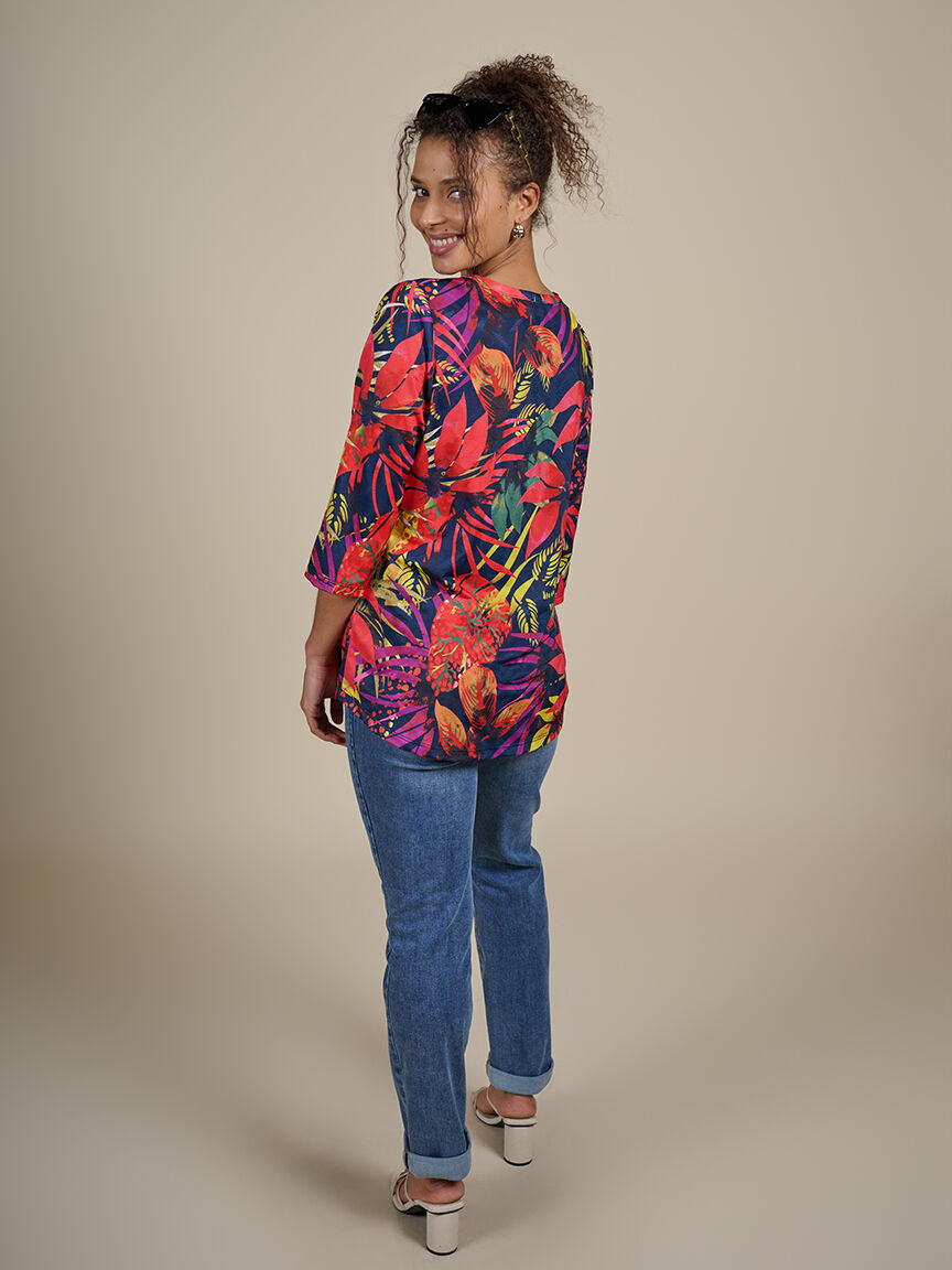 &frac34; Sleeve V Neck Top  Image 4