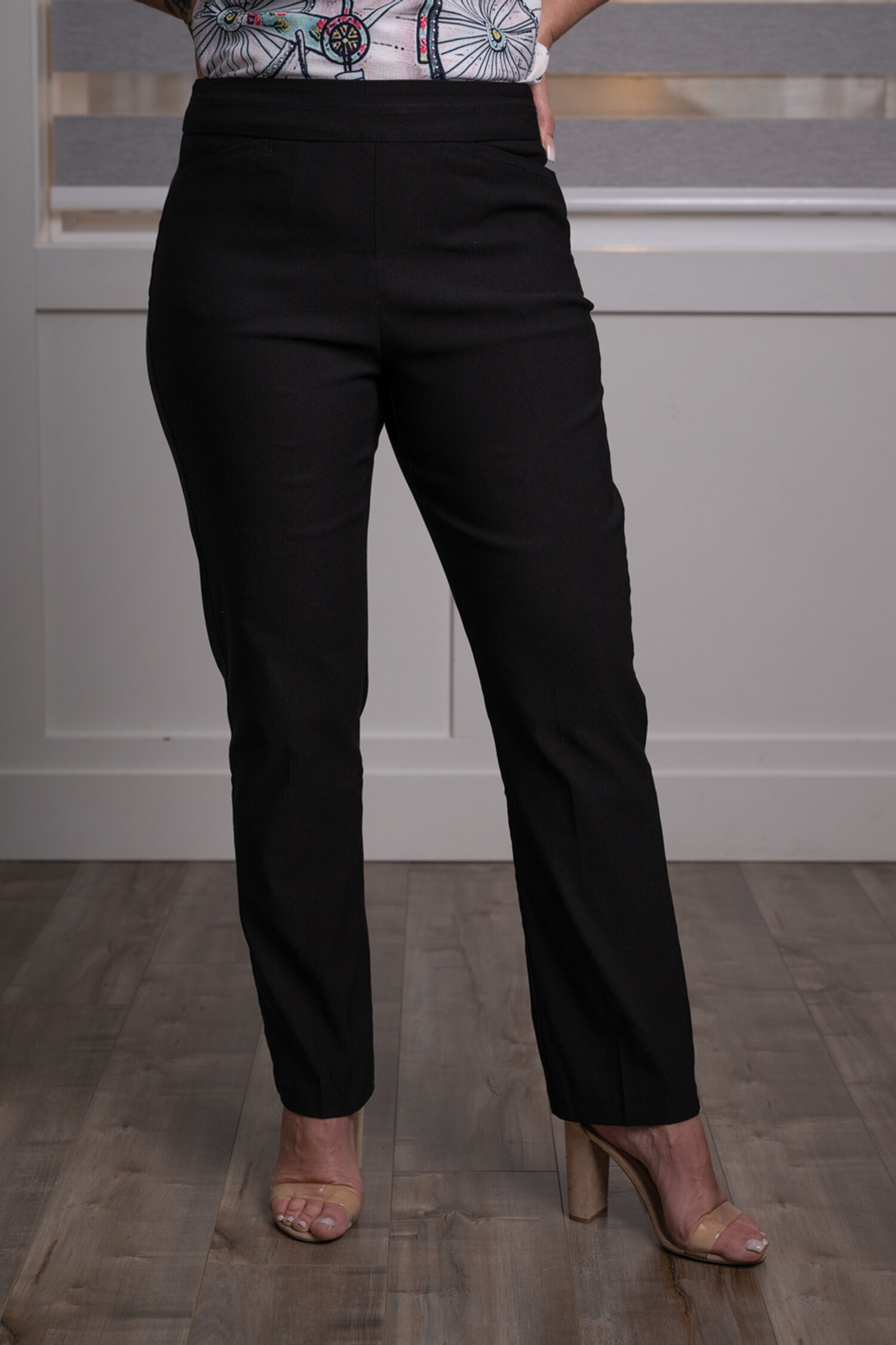 Pull-on Ankle Pant with Slimming Waist Image 1