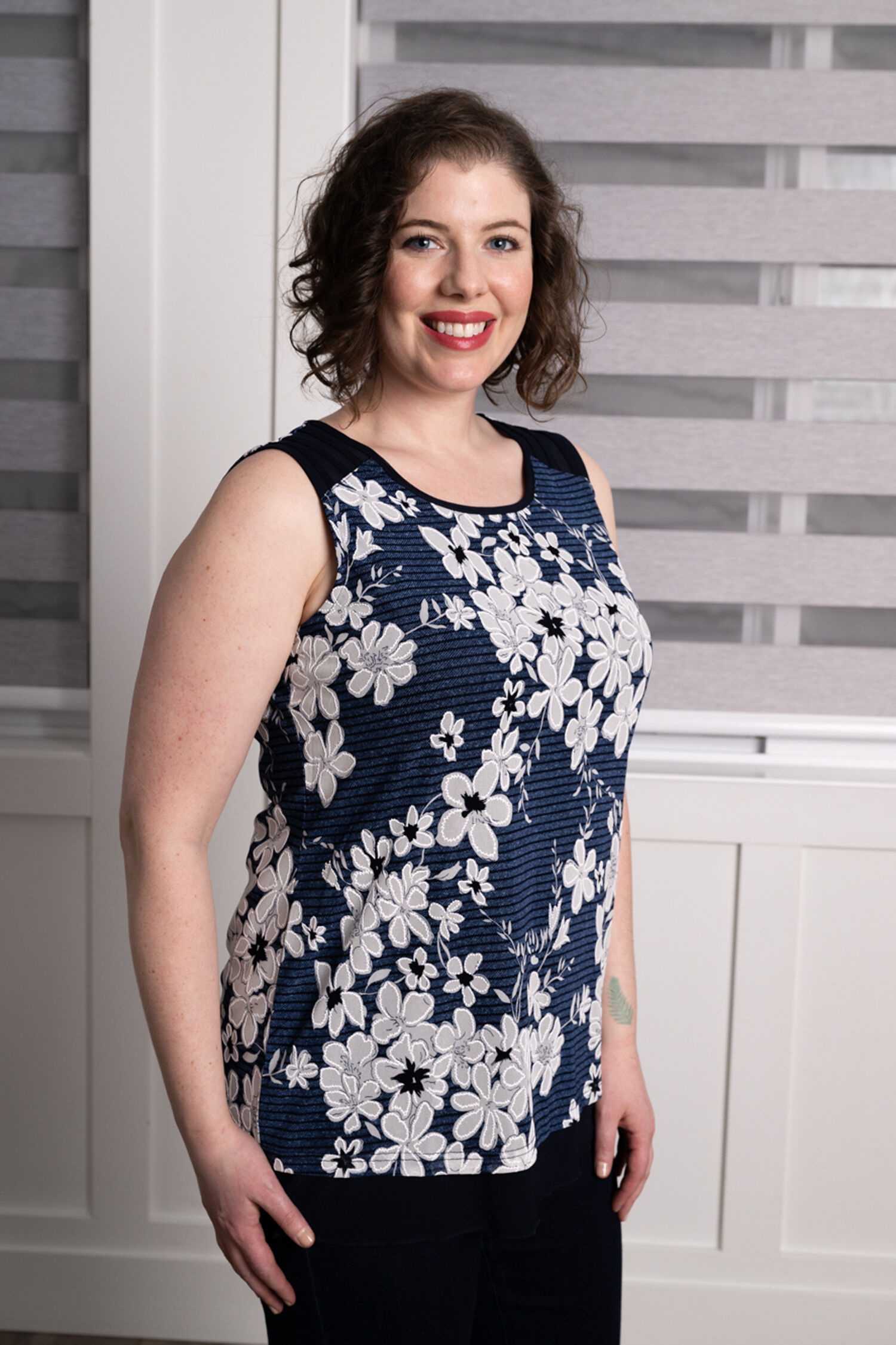 Sleeveless Floral Top Image 2