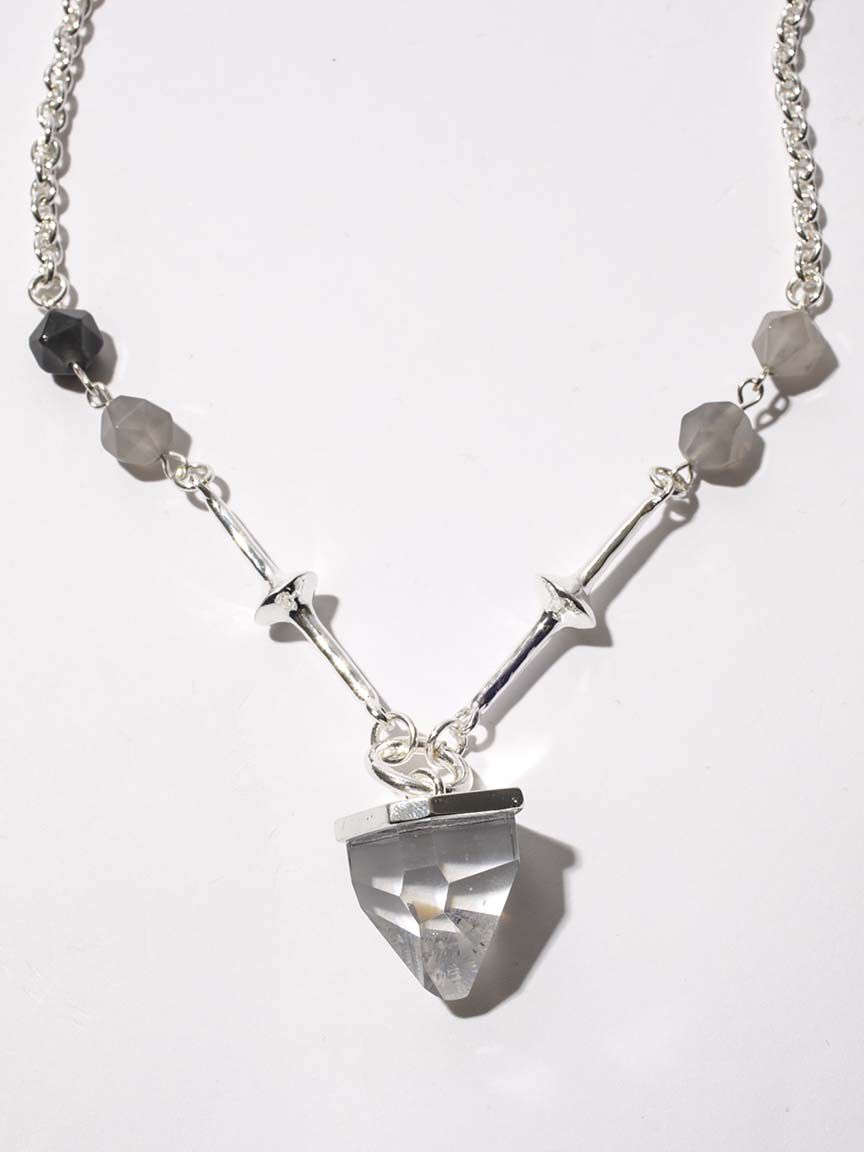Short Chain with Jem Accent Image 1