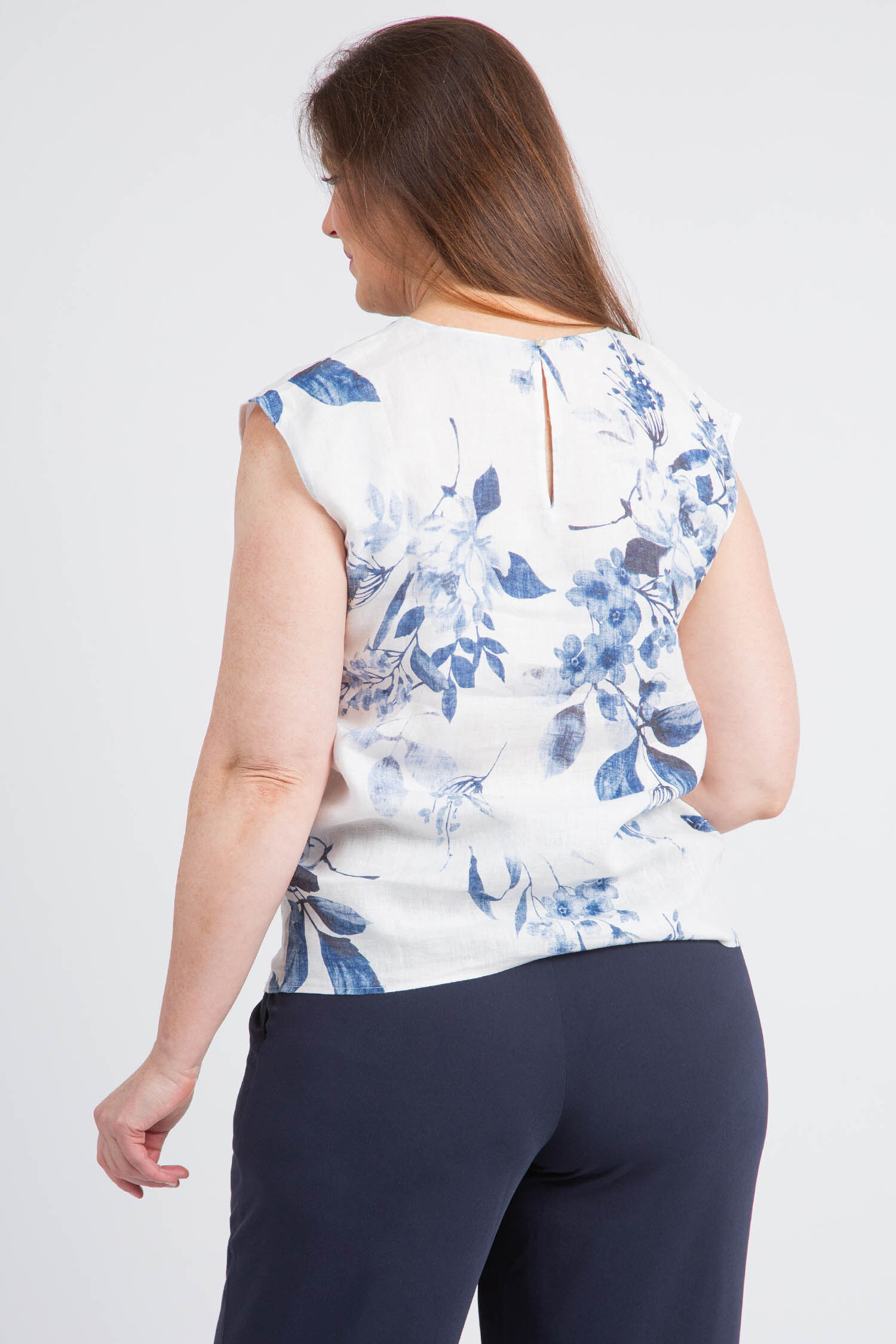 Sleeveless Linen Blouse Image 4