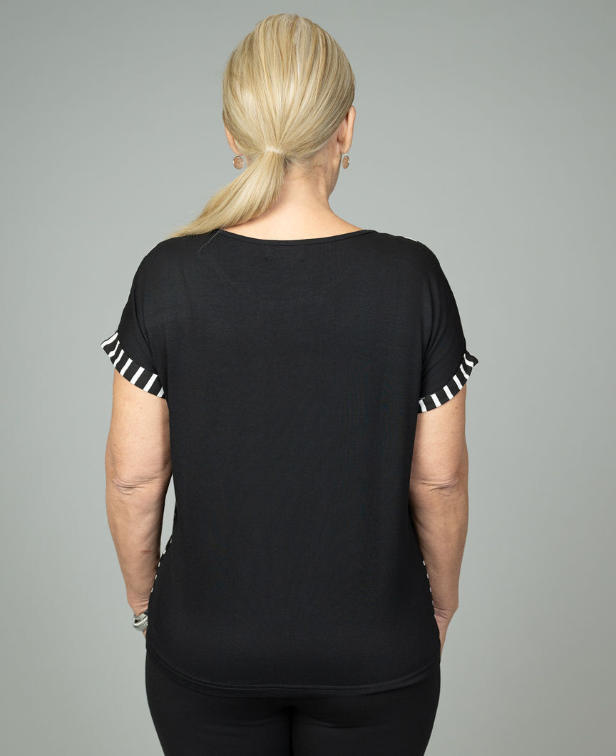 Striped Short Sleeve Top With Heart Shaped Hotfix