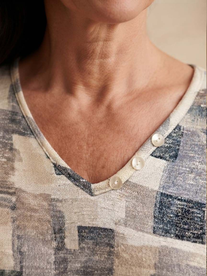 3/4 Sleeve Button Detail V-Neck Top