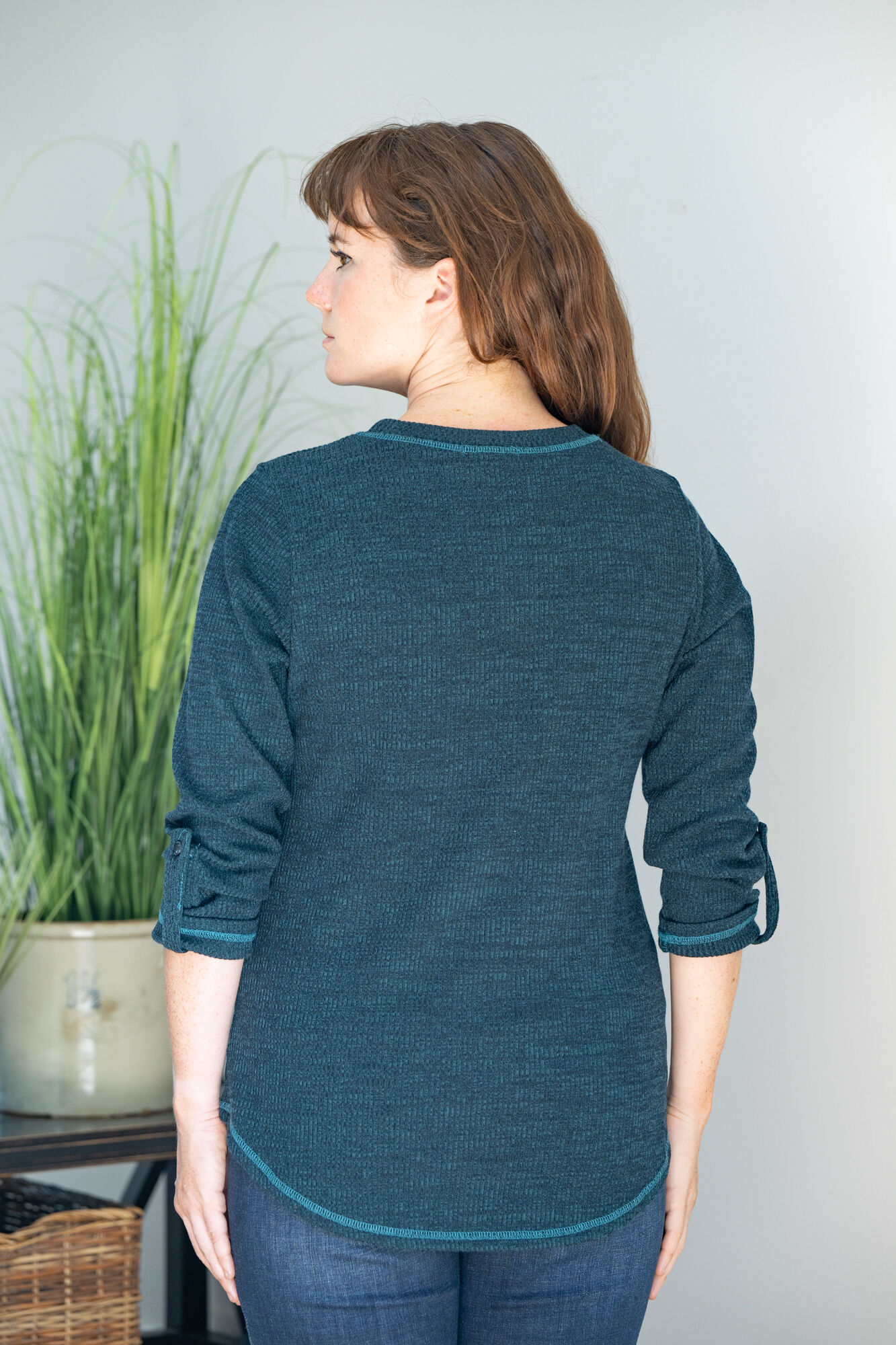 Kangaroo Knit Pocket Shirt-Tail Top   Image 3