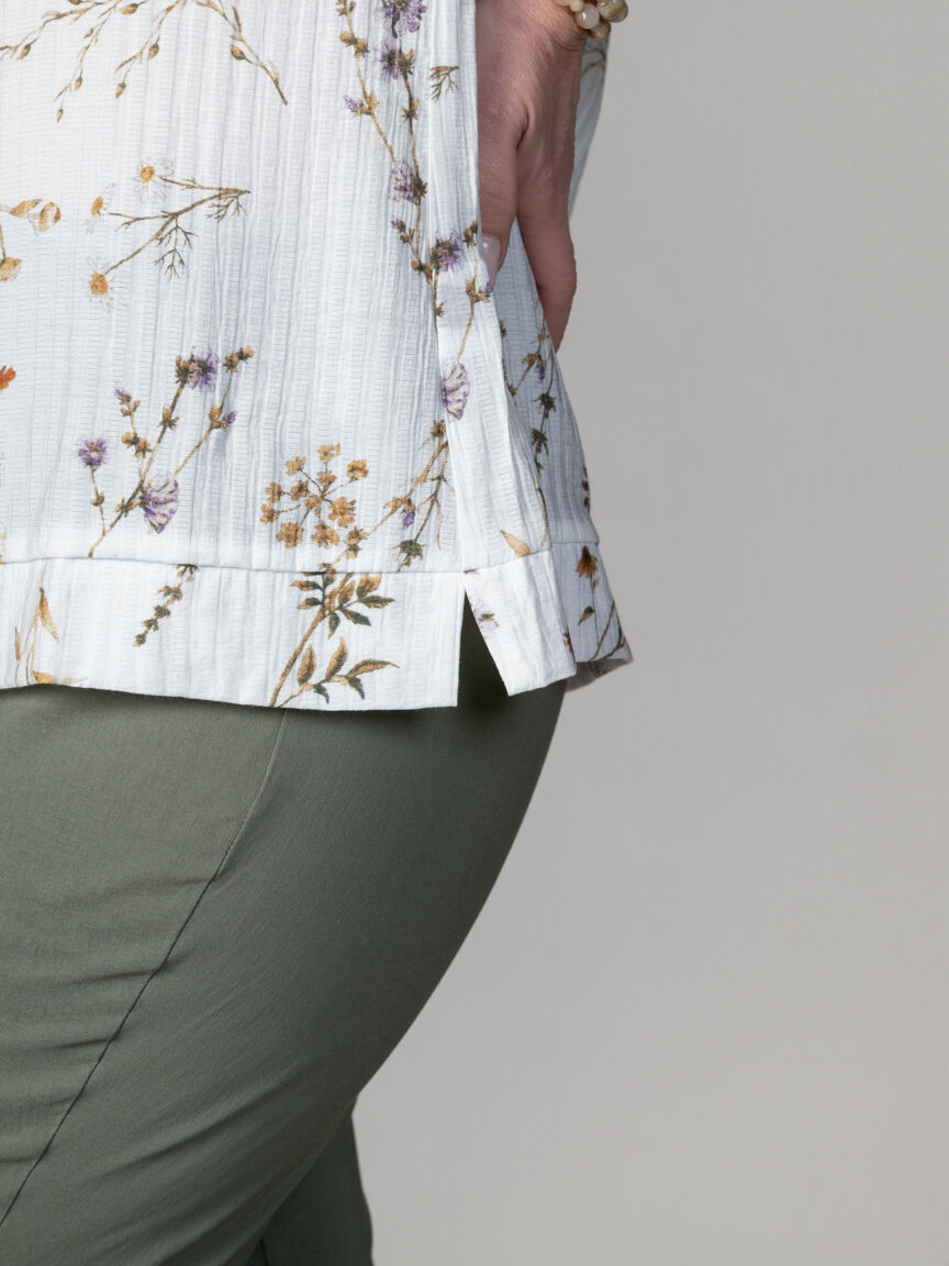 V-Neck Sleeveless top