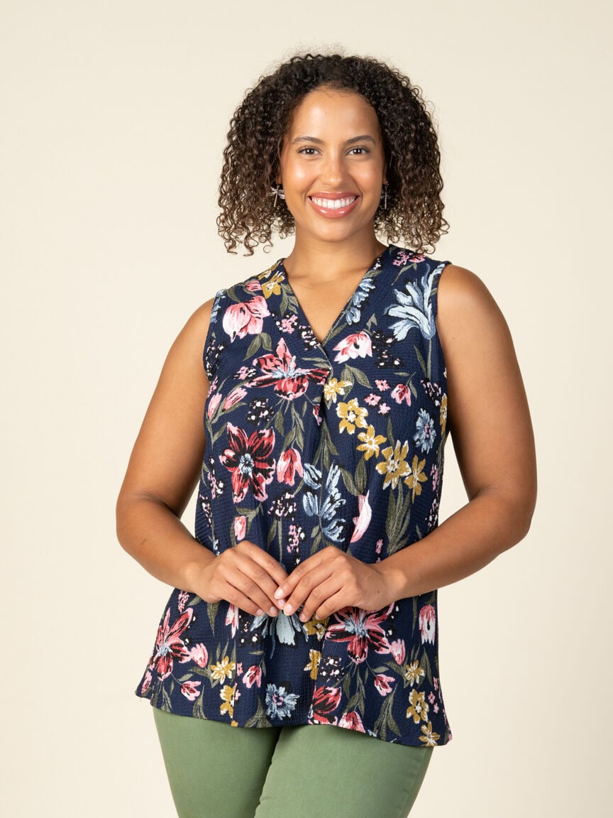 Sleeveless V Neck Top With Floral Print And Pleat Image 2
