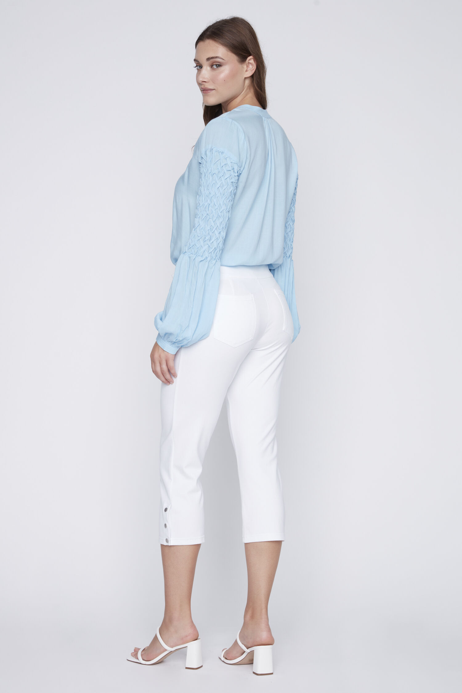 Snap Vent Pull-On Capri Image 2