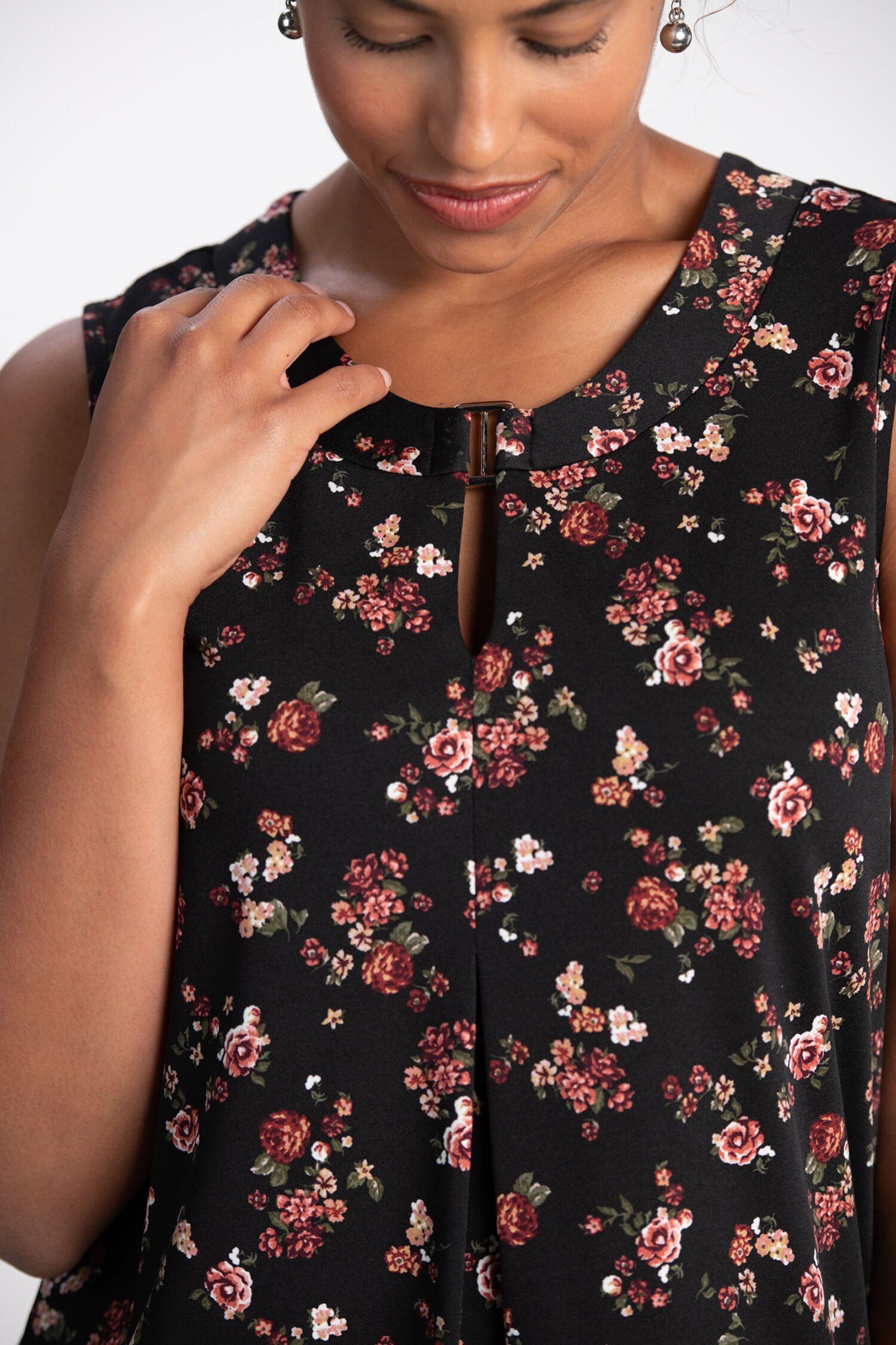 Sleeveless Keyhole Top  Image 3