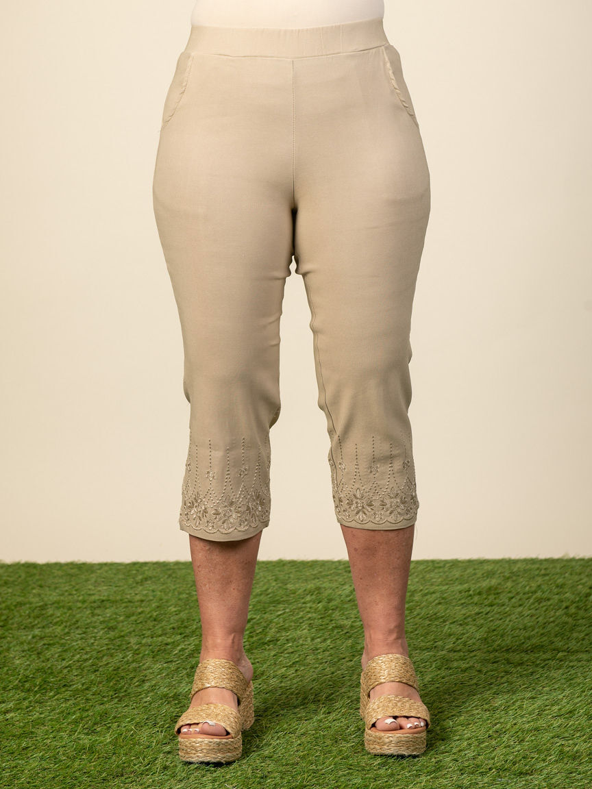 Pull-On Capri Pants with Floral Embroidery Hem Image 3