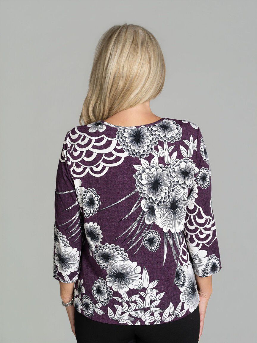 3/4 Sleeve Moon Bar Keyhole Top