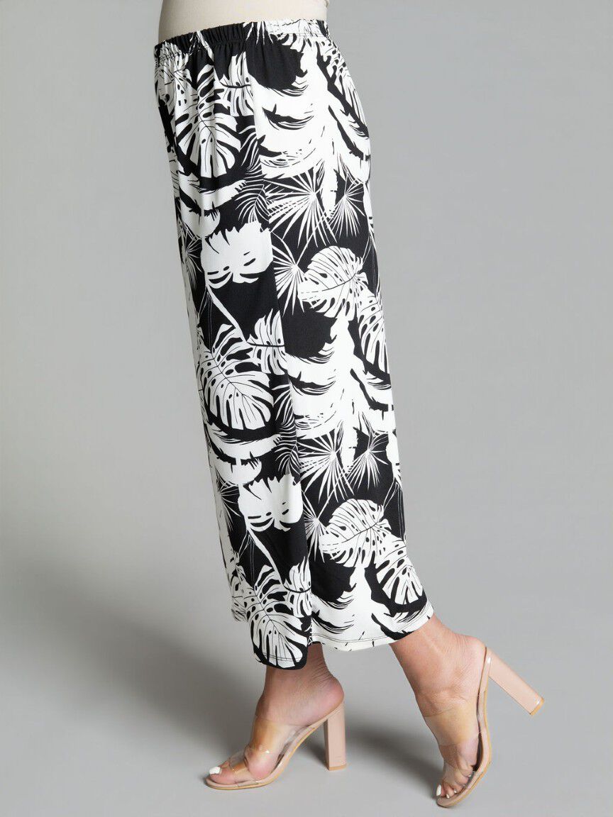 Pull-On Capri Pants