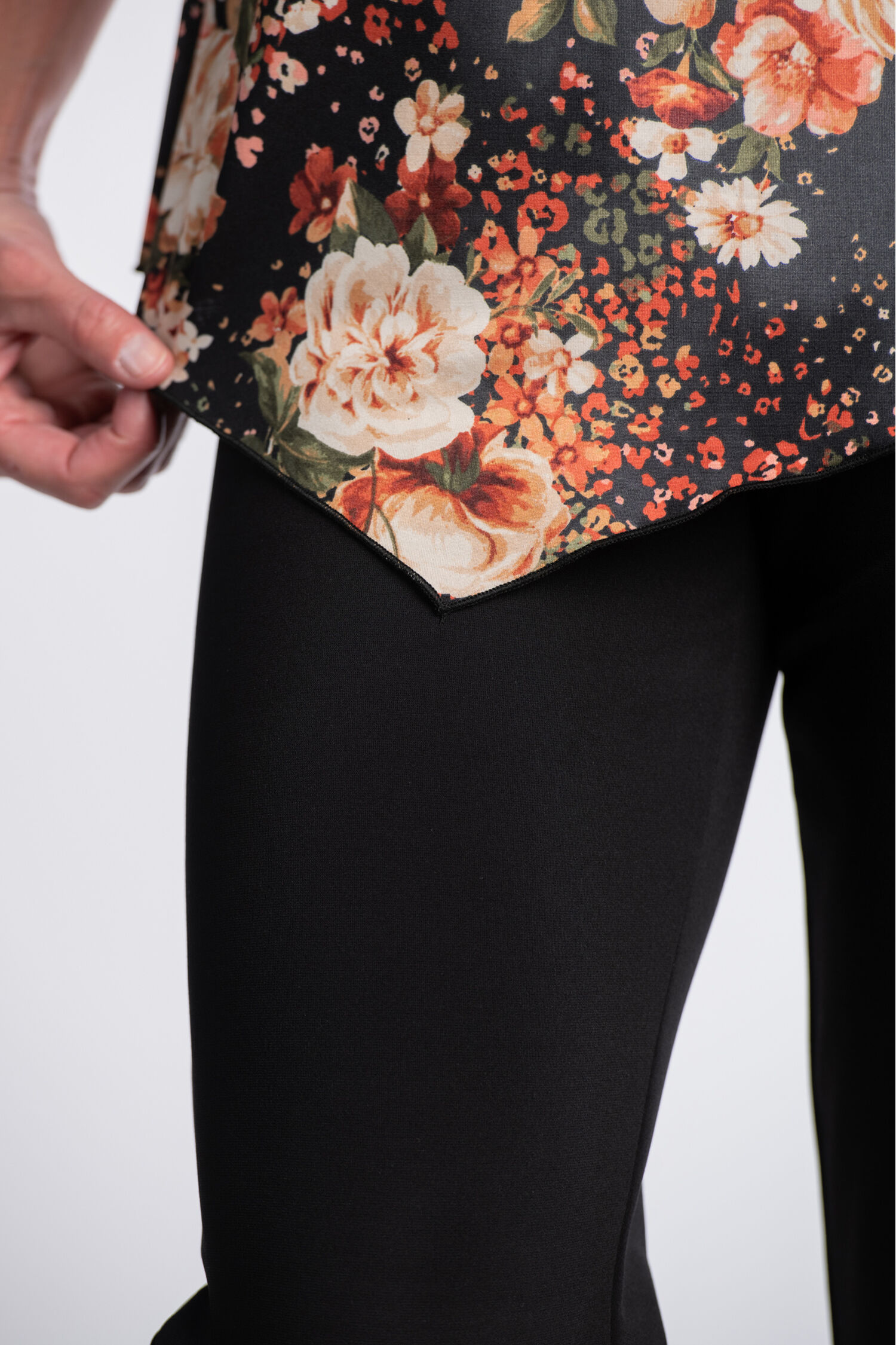 Asymmetrical Hem V-Neck Tee Image 3