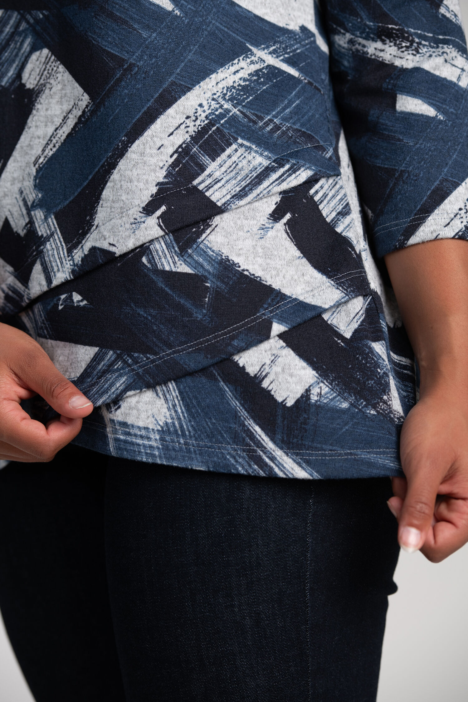 &frac34; Sleeve Tiered Hem V-Neck Top  Image 3