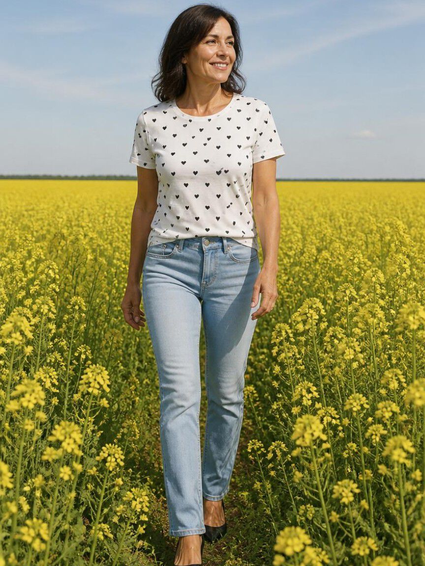 Mid Rise Straight Cut Jeans