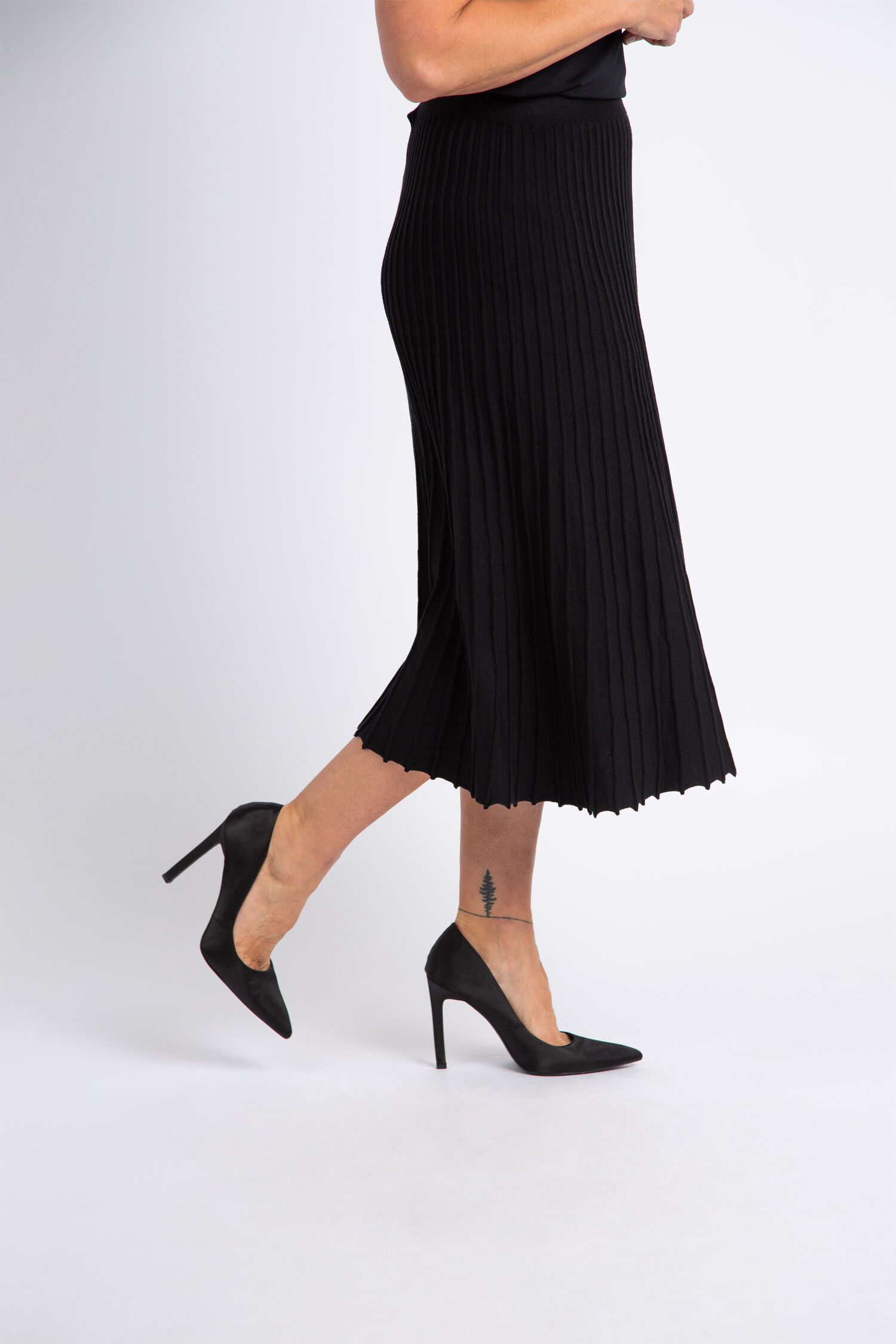 Pleated Knit Skirt  Image 3