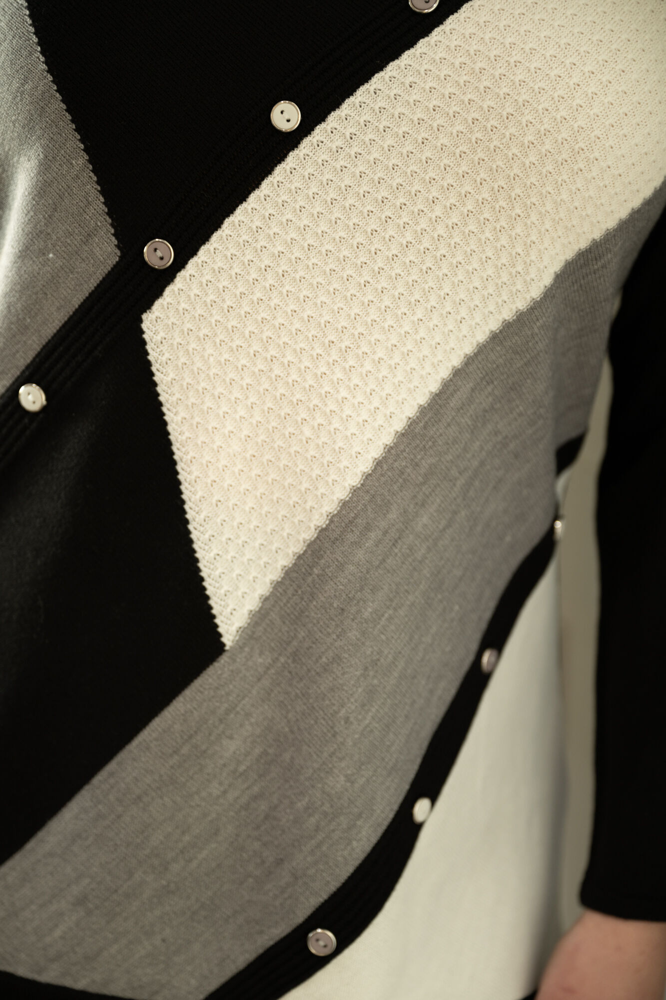 Turtleneck Colorblock Sweater Image 2