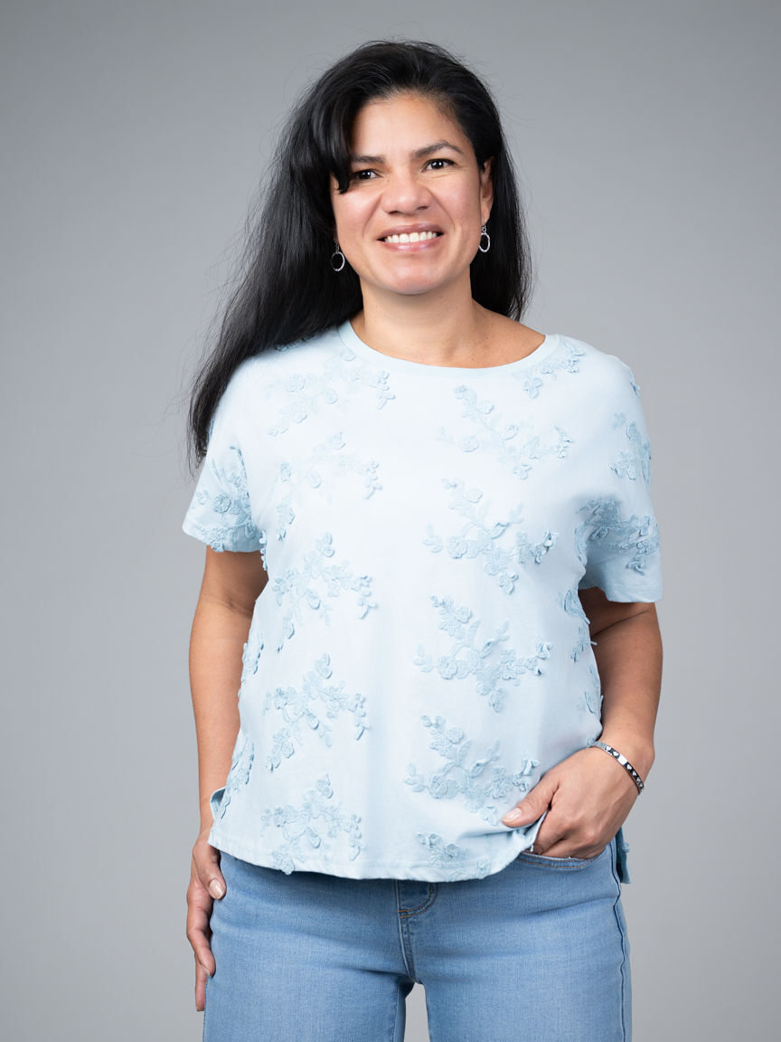 Short Sleeve Top With Embroided Florals