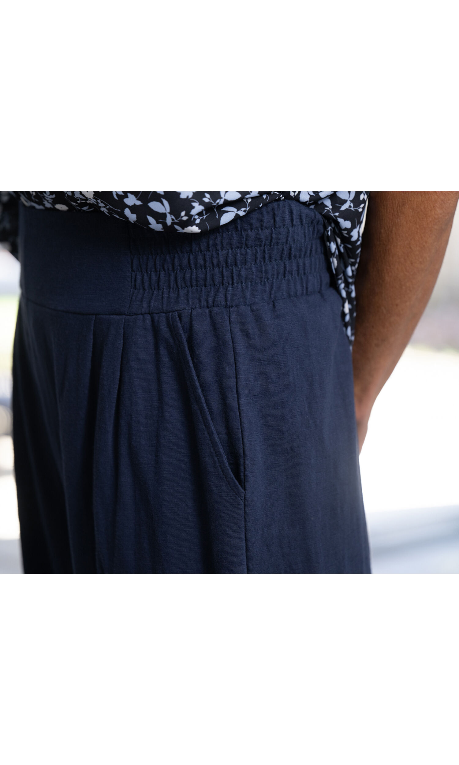 100% Cotton Pull-On Ankle Pant Image 3