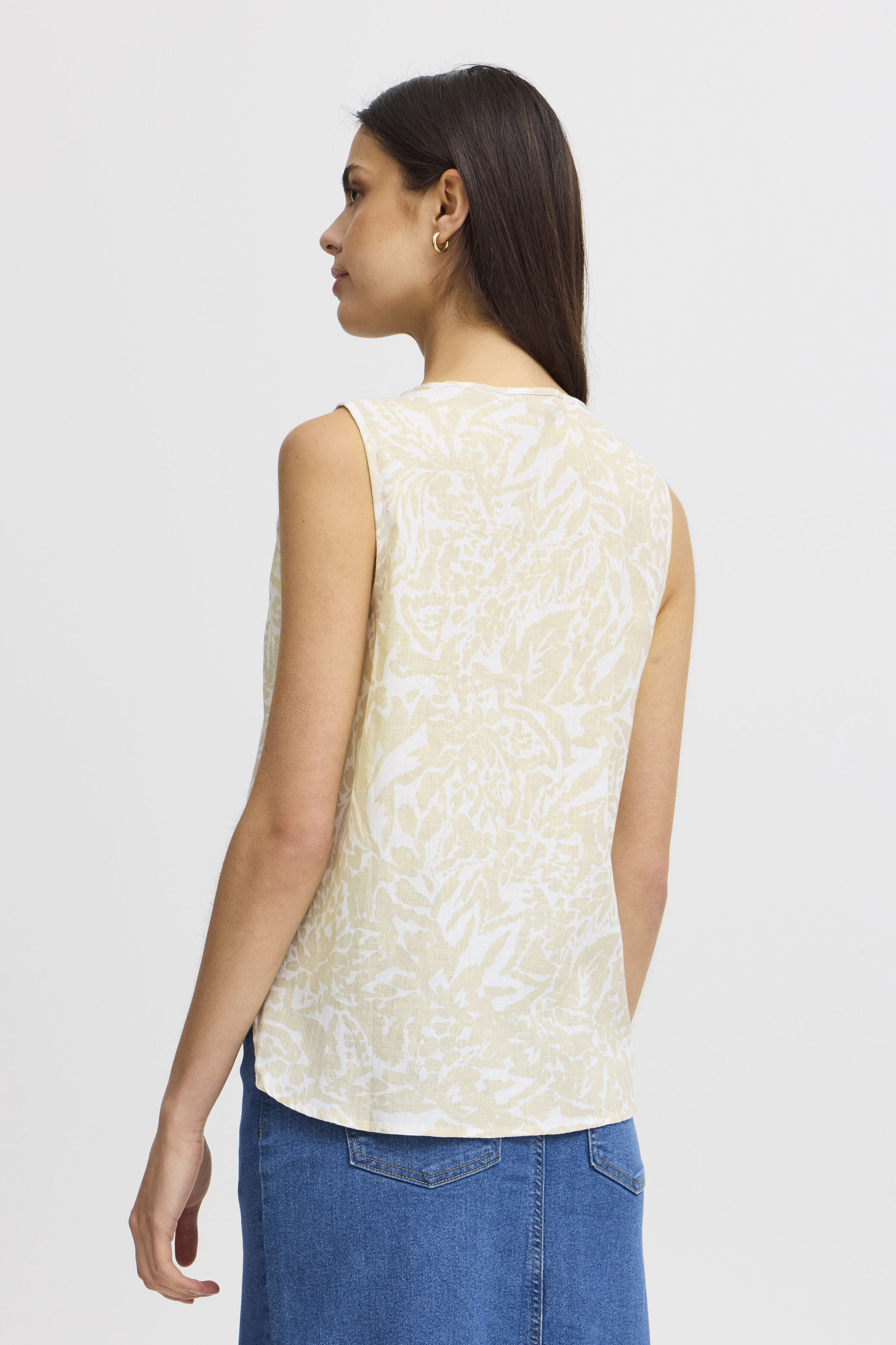 Linen Blend Sleeveless Top Image 2