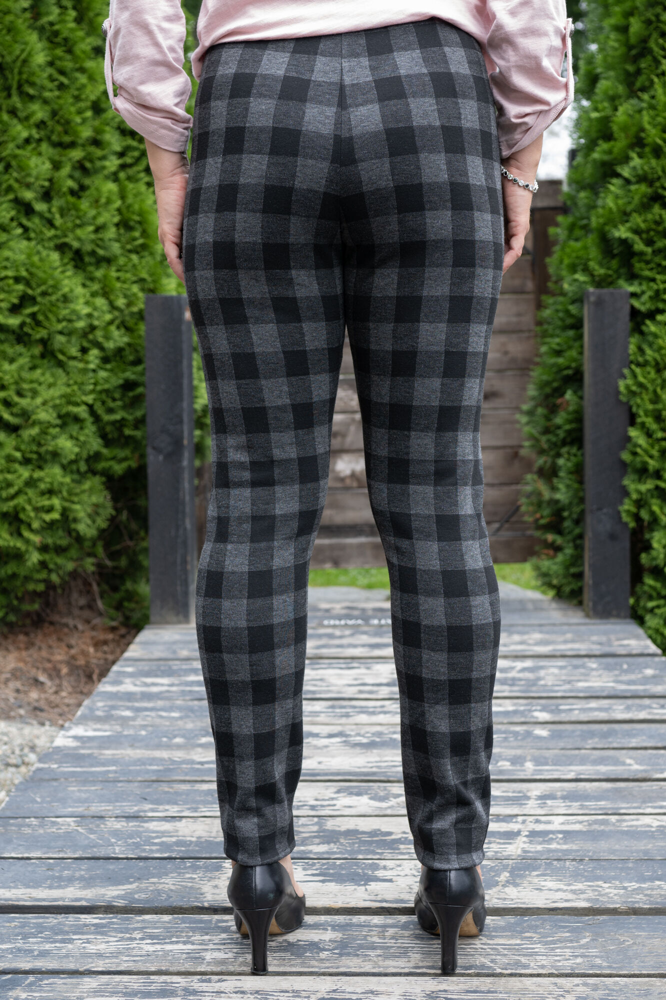 Pull-On Plaid Smoothening And Slimming Taper Leggings Image 2