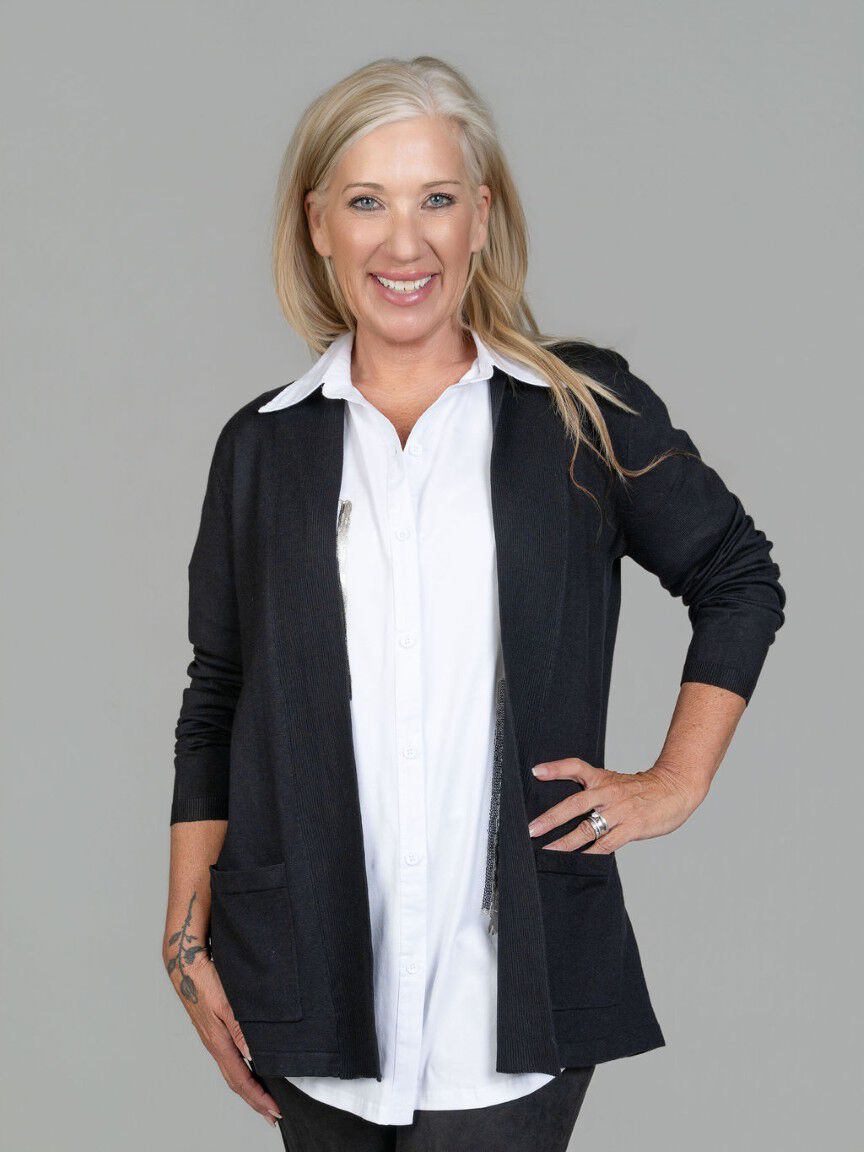 Lightweight Knit Cardigan With Pockets Image 1