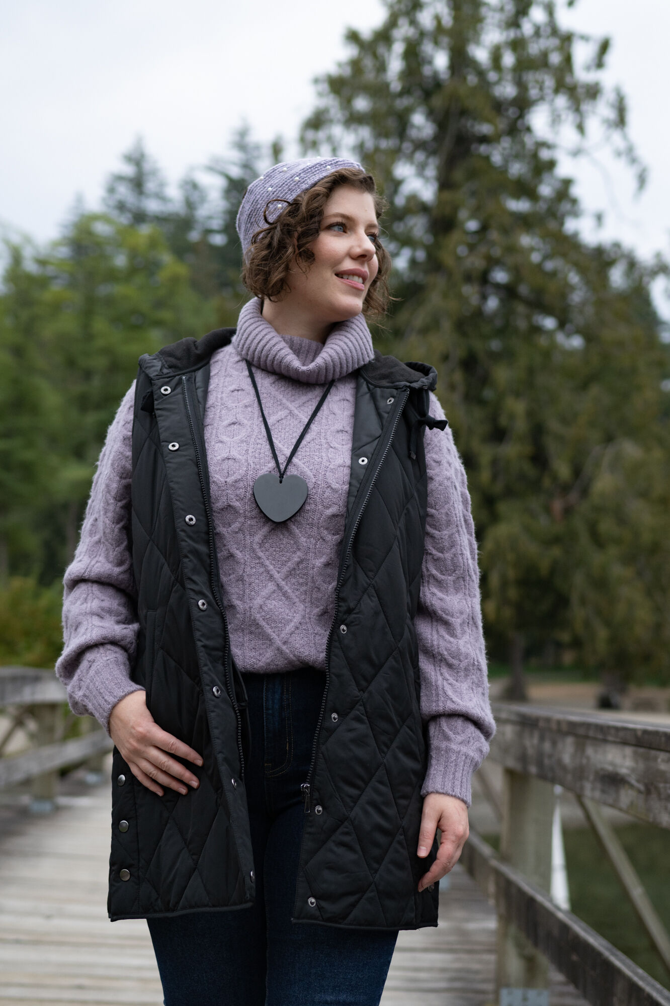 Quilted Diamond Fall-To-Winter Hooded Puffer Vest Image 1