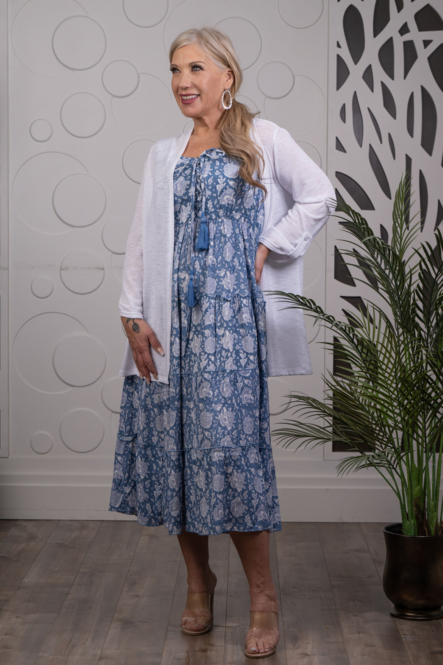 &frac34; Roll-Tab Sleeve Light Knit Cardigan Image 1