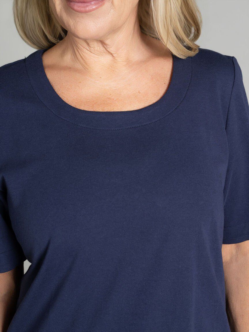 Round Neckline Short Sleeve Top Image 3