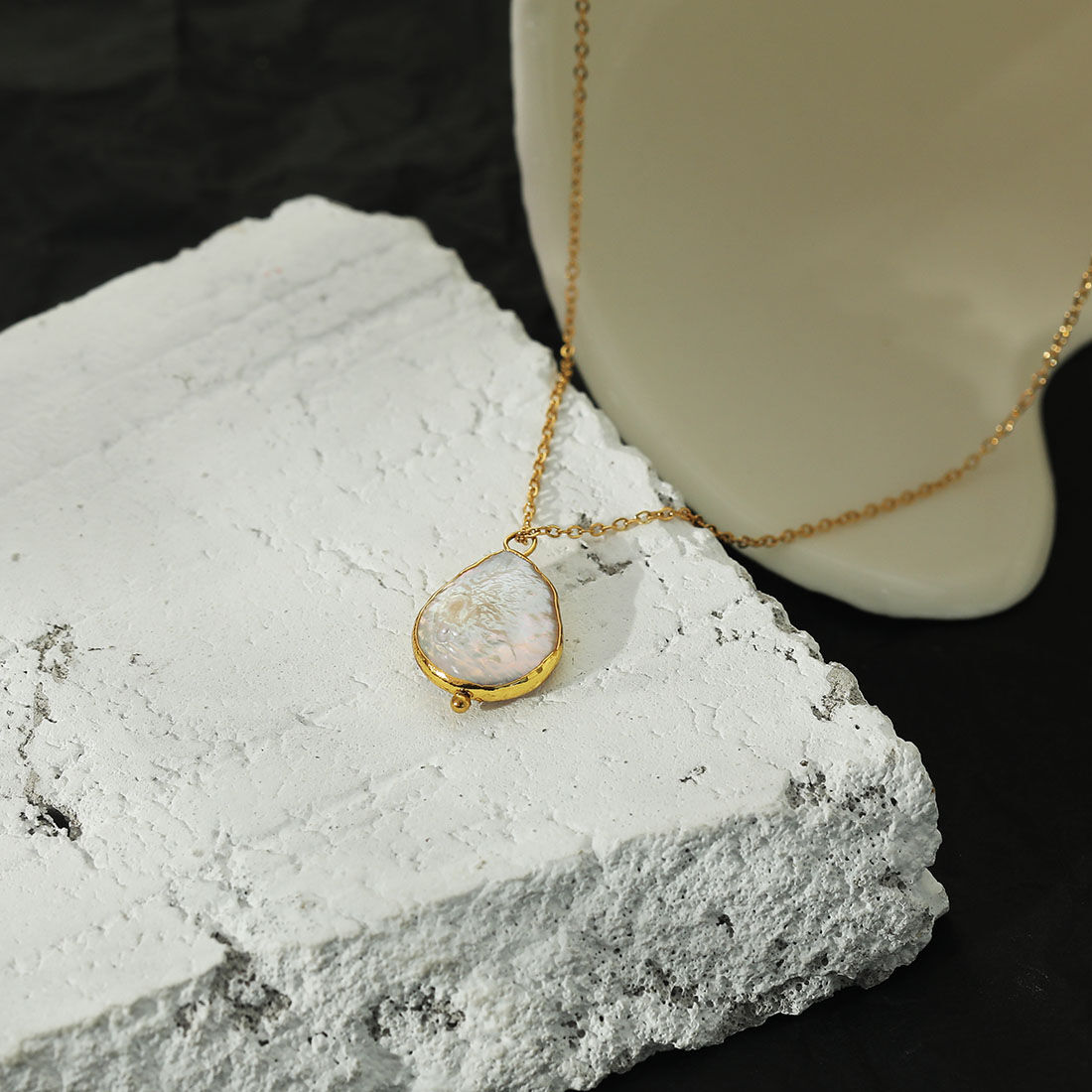 NOEMI Necklace Image 1