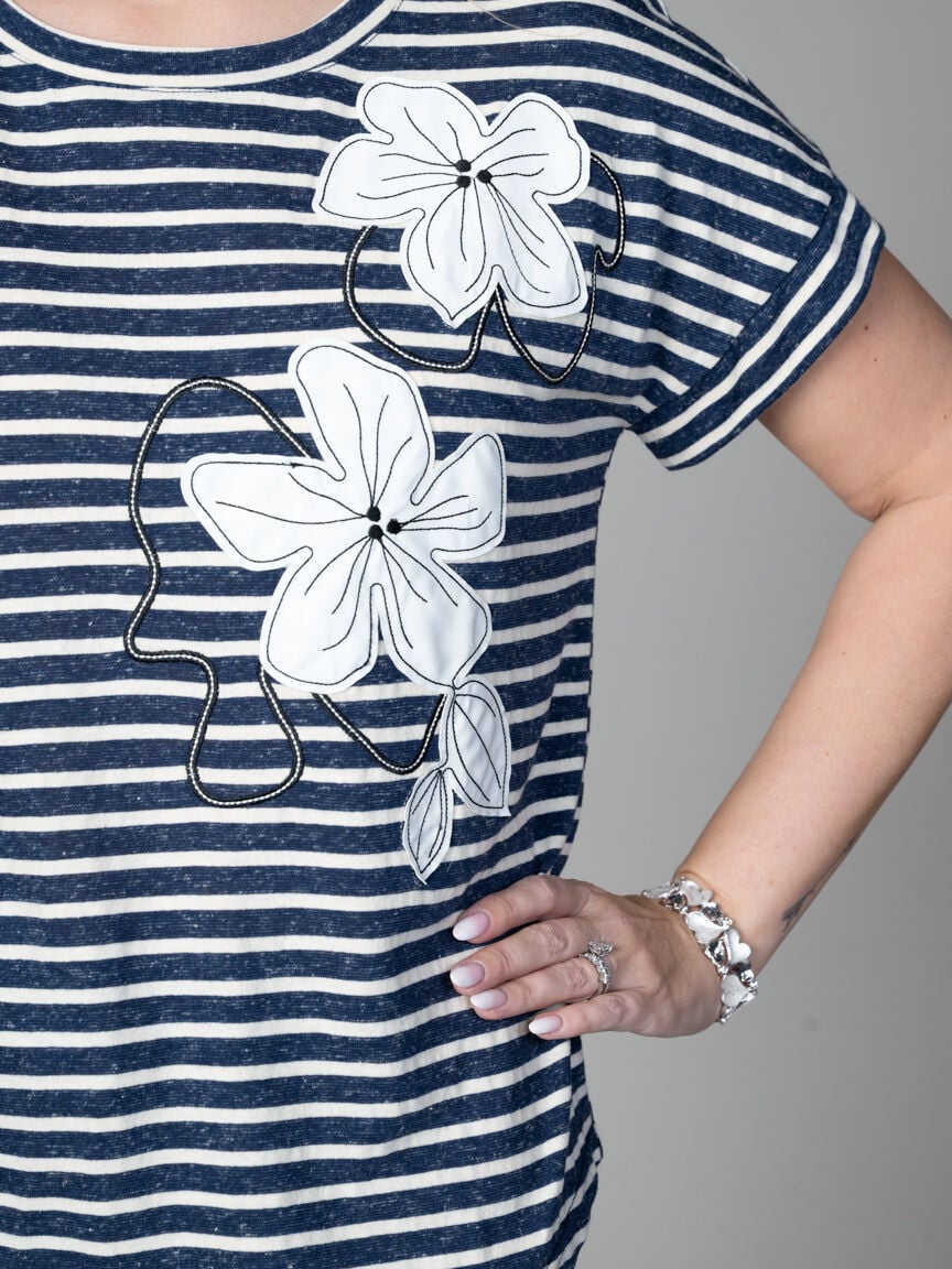 Short Sleeve Crew Top With  Aplique 