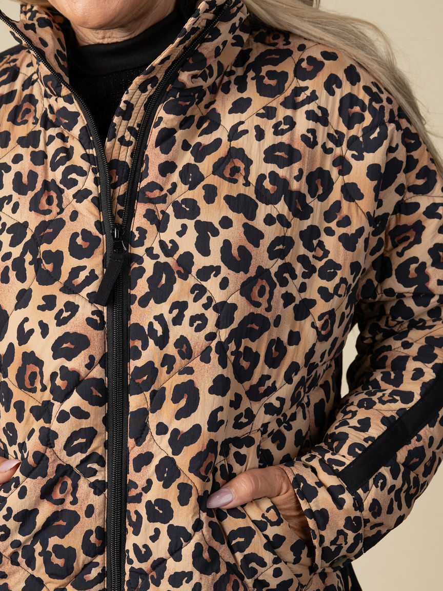 Lightweight Drop Shoulder Qulited Puffer Jacket